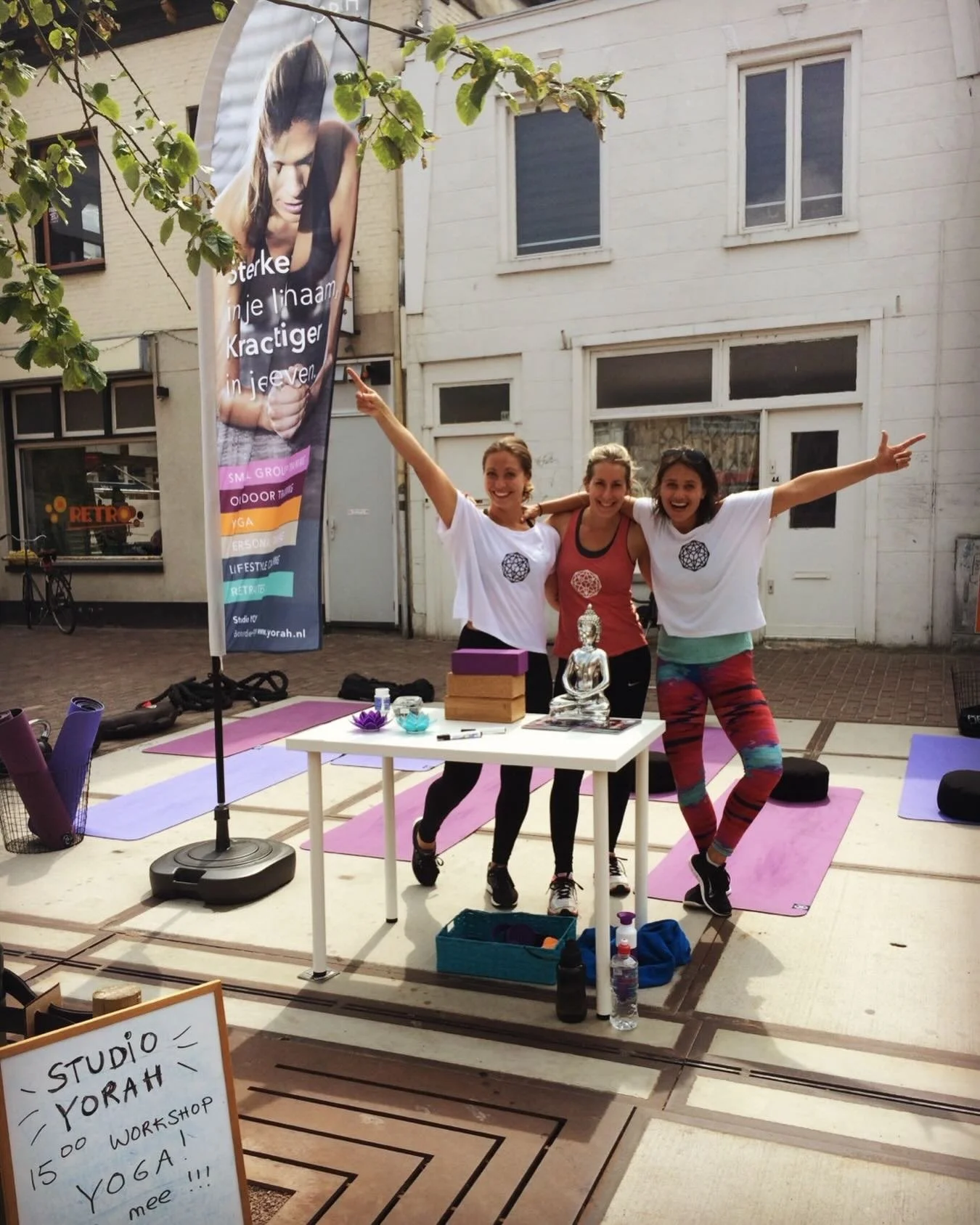 2016! Toen zat onze studio nog in Het Platformtheater aan het Boterdiep. Hier hadden we een promo-dag, zo leuk. Meer dan 10 jaar Studio YORAH, wie heeft er nog een leuke herinnering uit die tijd? 🙂