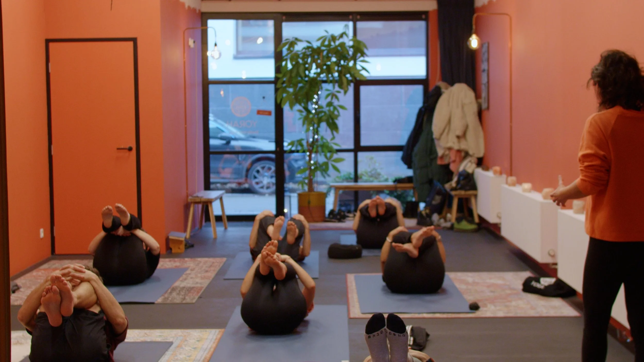 lessen voor mensen die houden van rustige yoga