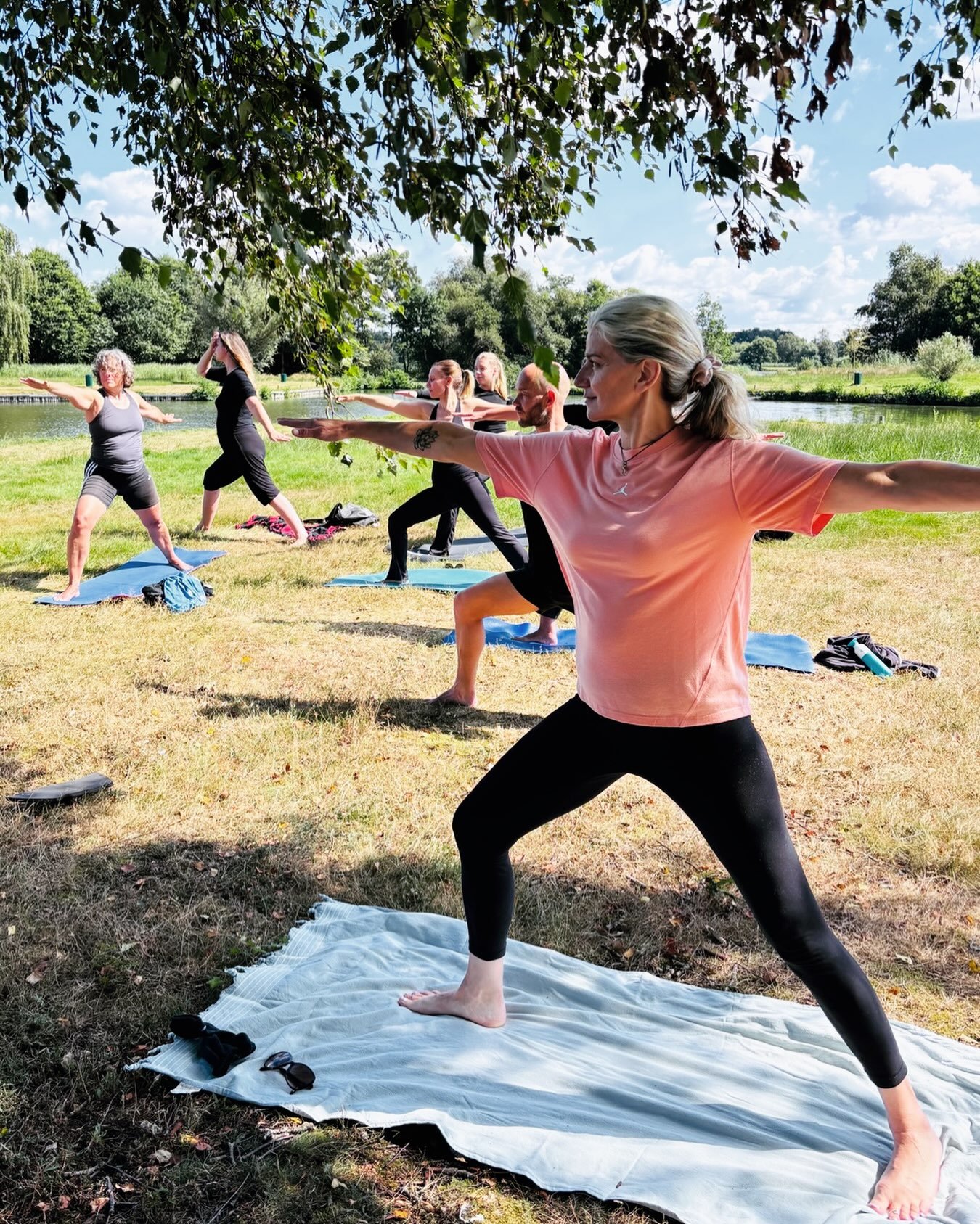Let&rsquo;s do it again! 🤗 Zaterdag. Aanstaande (8 aug). Yoga. Buiten. Stadspark. Om 10 uur &lsquo;s ochtends. Met Yorah. Ja 💚