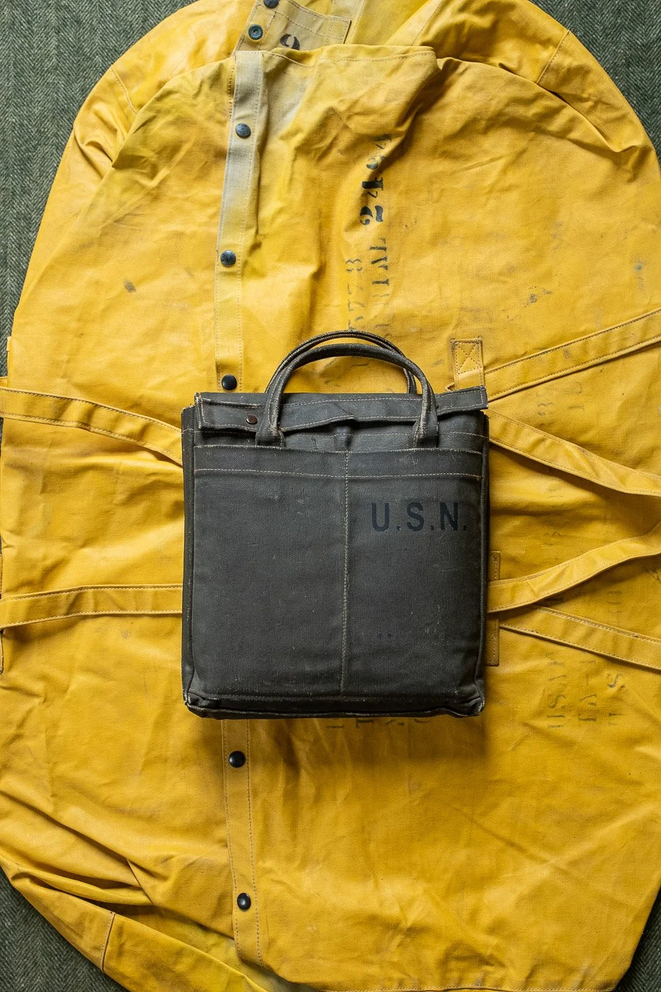 WW2_us_navy_waterproof_survival_handbag-6.jpg