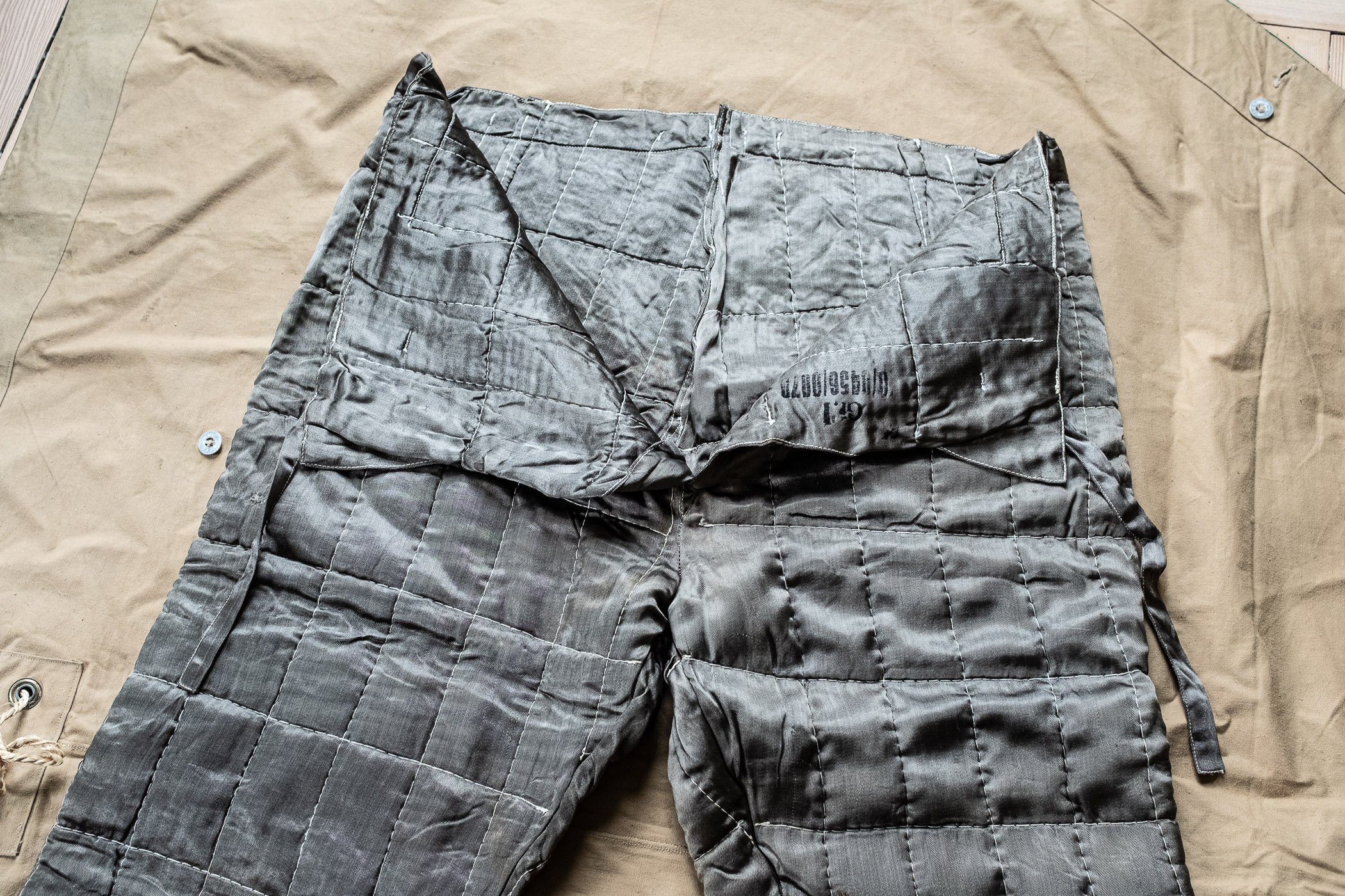 ww2_luftwaffe_german_quilted_silk_liner_trousers.jpg