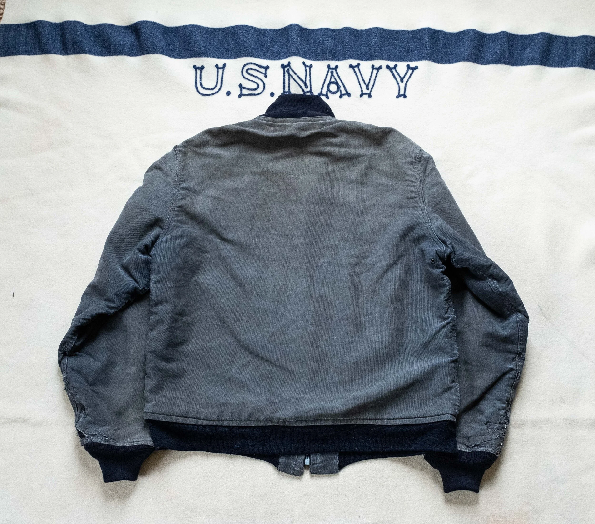 Original WW2 US Navy Zip Front Deck Jacket. Size 40 
