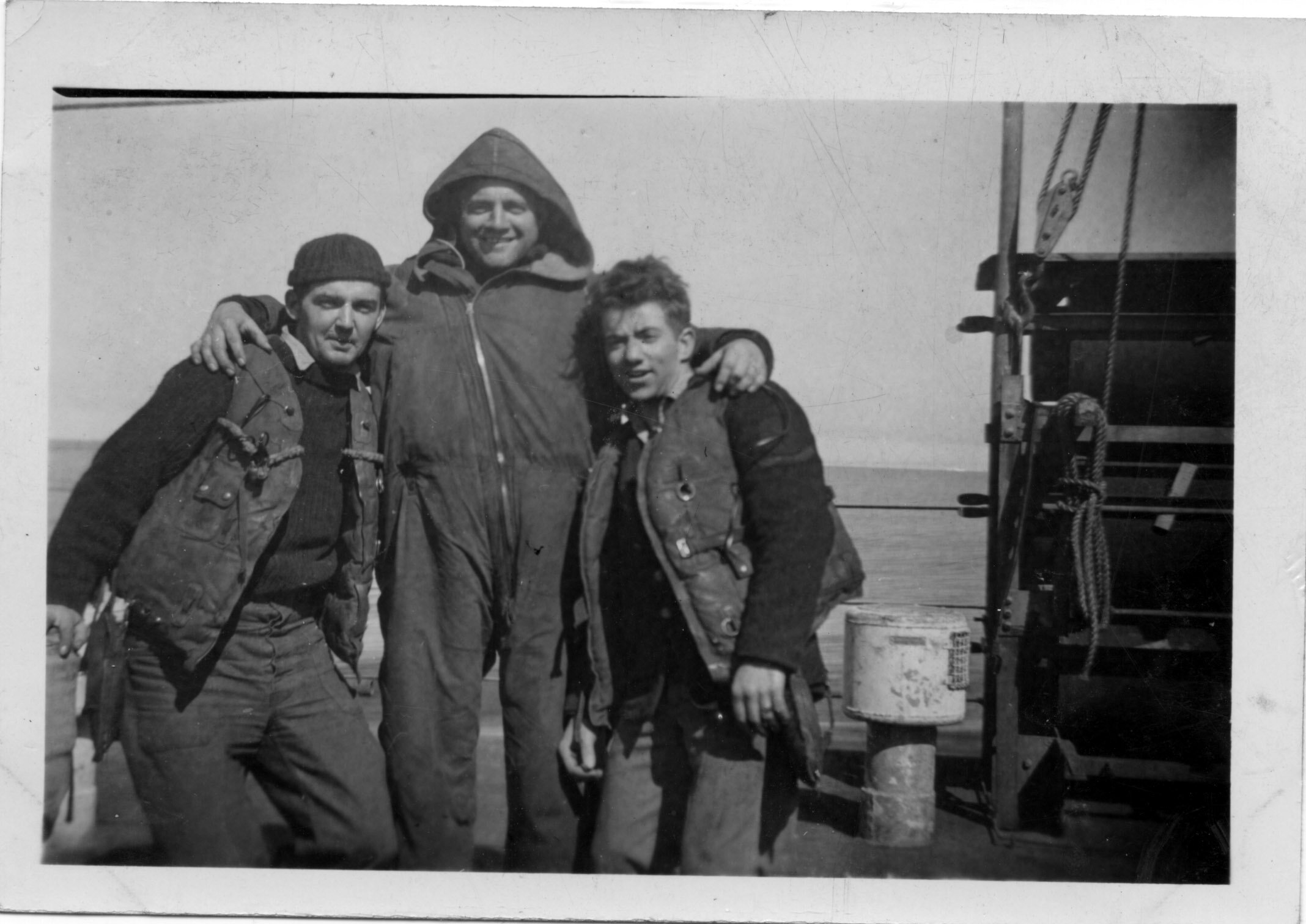 Crew members of the HMCS Lanark, 194445..jpg