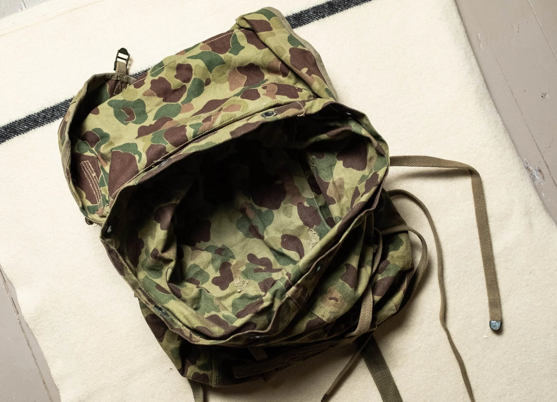 WW2 US Army USMC Frogskin Camo Jungle Backpack — SAUNDERSMILITARIA
