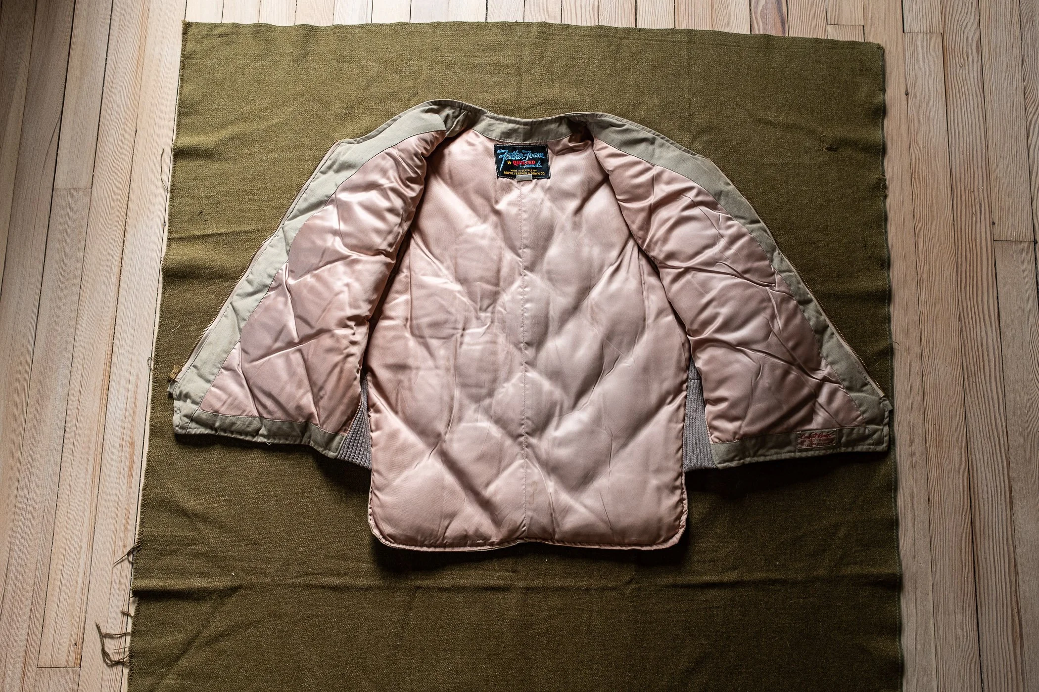 1940s_eddie_bauer_goose_down_vest-7.jpg