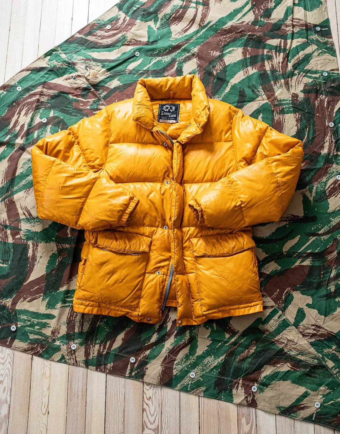 Vintage Survival Yellow SNOW LION Goose Down Mountain Parka.