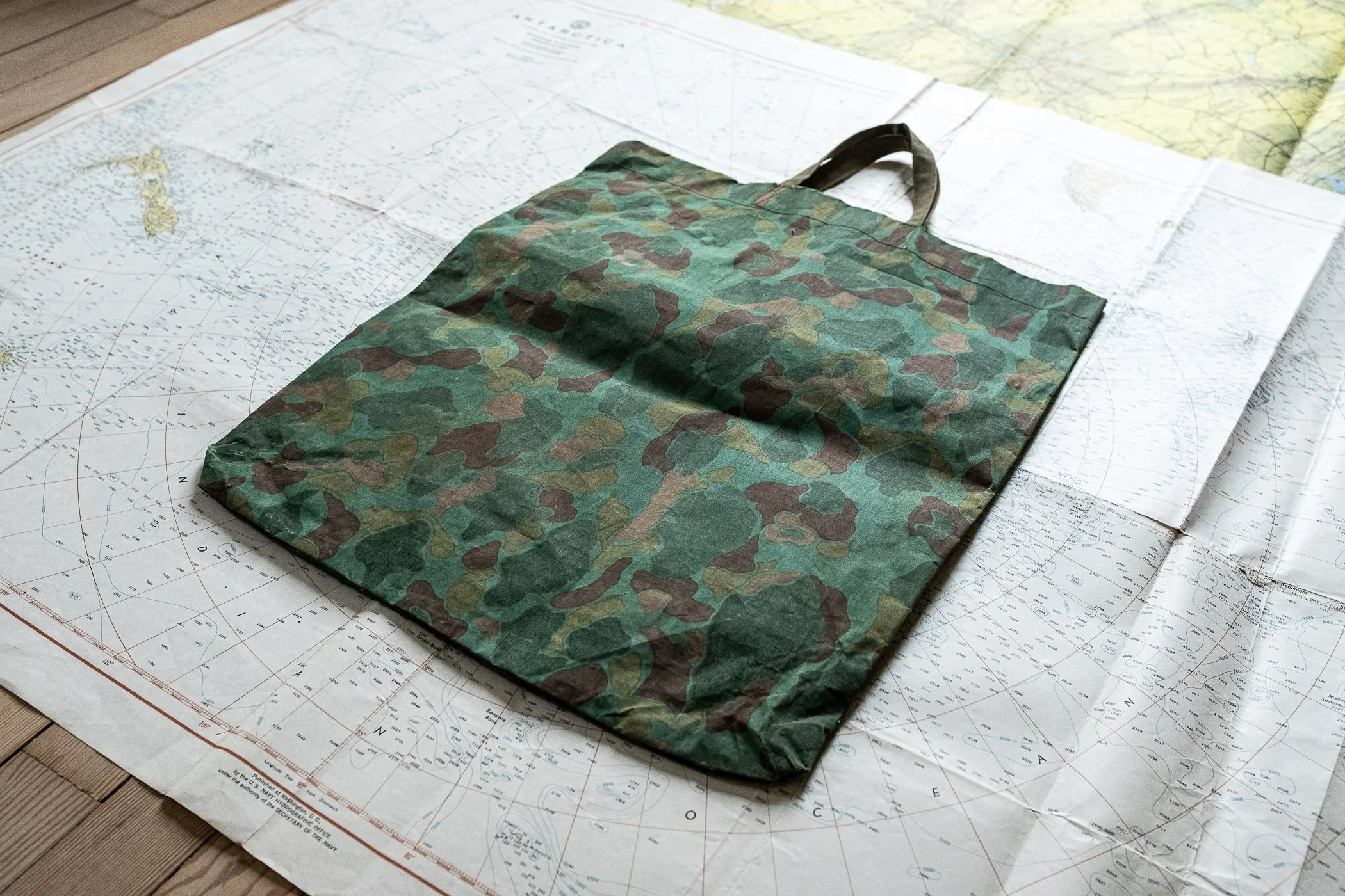 WW2_waterproof_frogskin_rigger_made_survival_bag-2.jpg