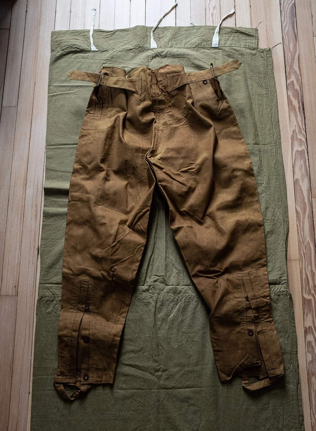 ww2_austrailian_canvas_motorcycle_dispatch_trousers-8.jpg