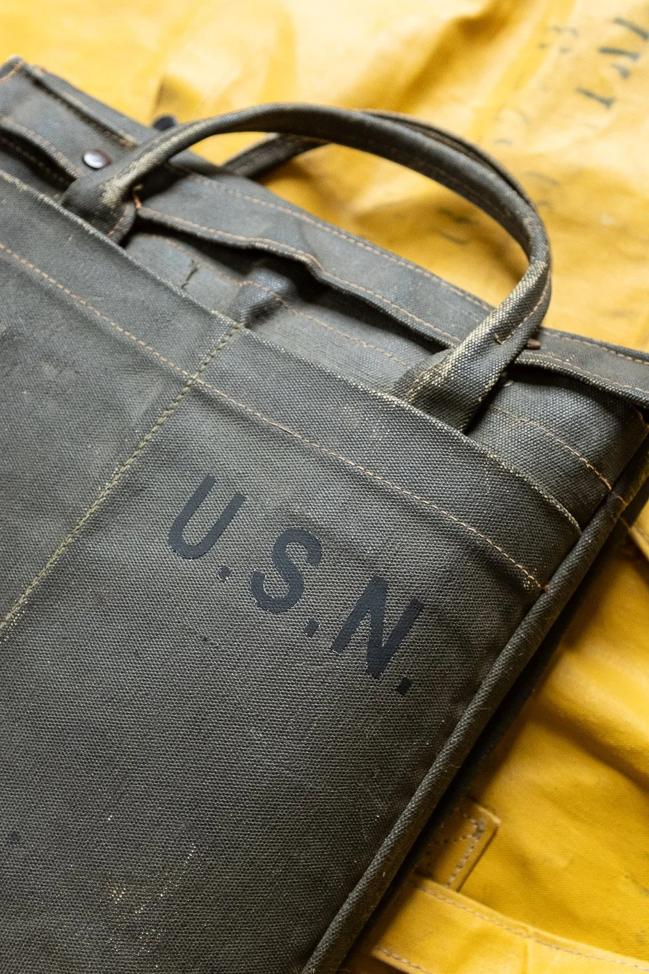 WW2_us_navy_waterproof_survival_handbag-5.jpg