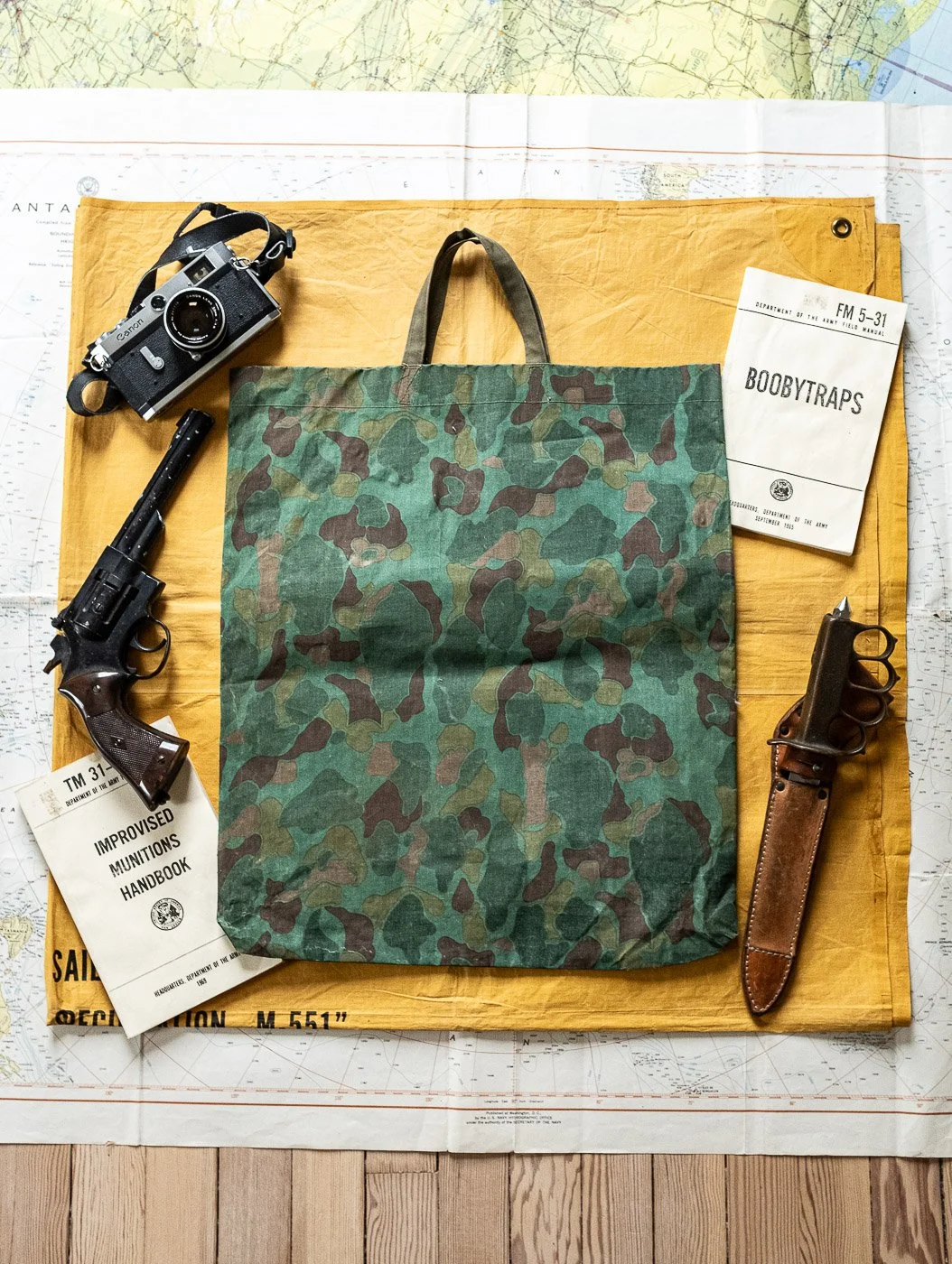 WW2_waterproof_frogskin_rigger_made_survival_bag-6.jpg
