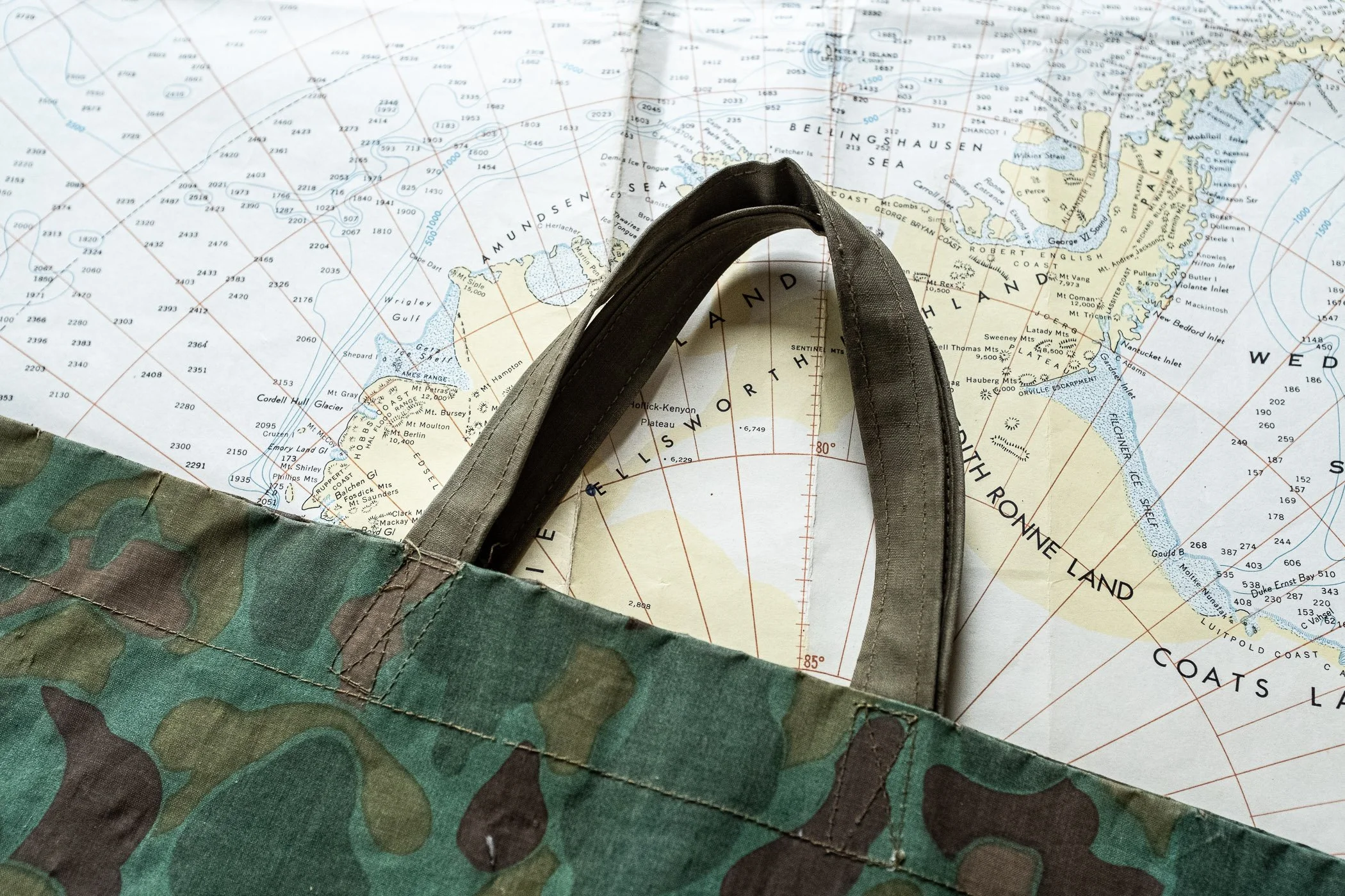 WW2_waterproof_frogskin_rigger_made_survival_bag-3.jpg