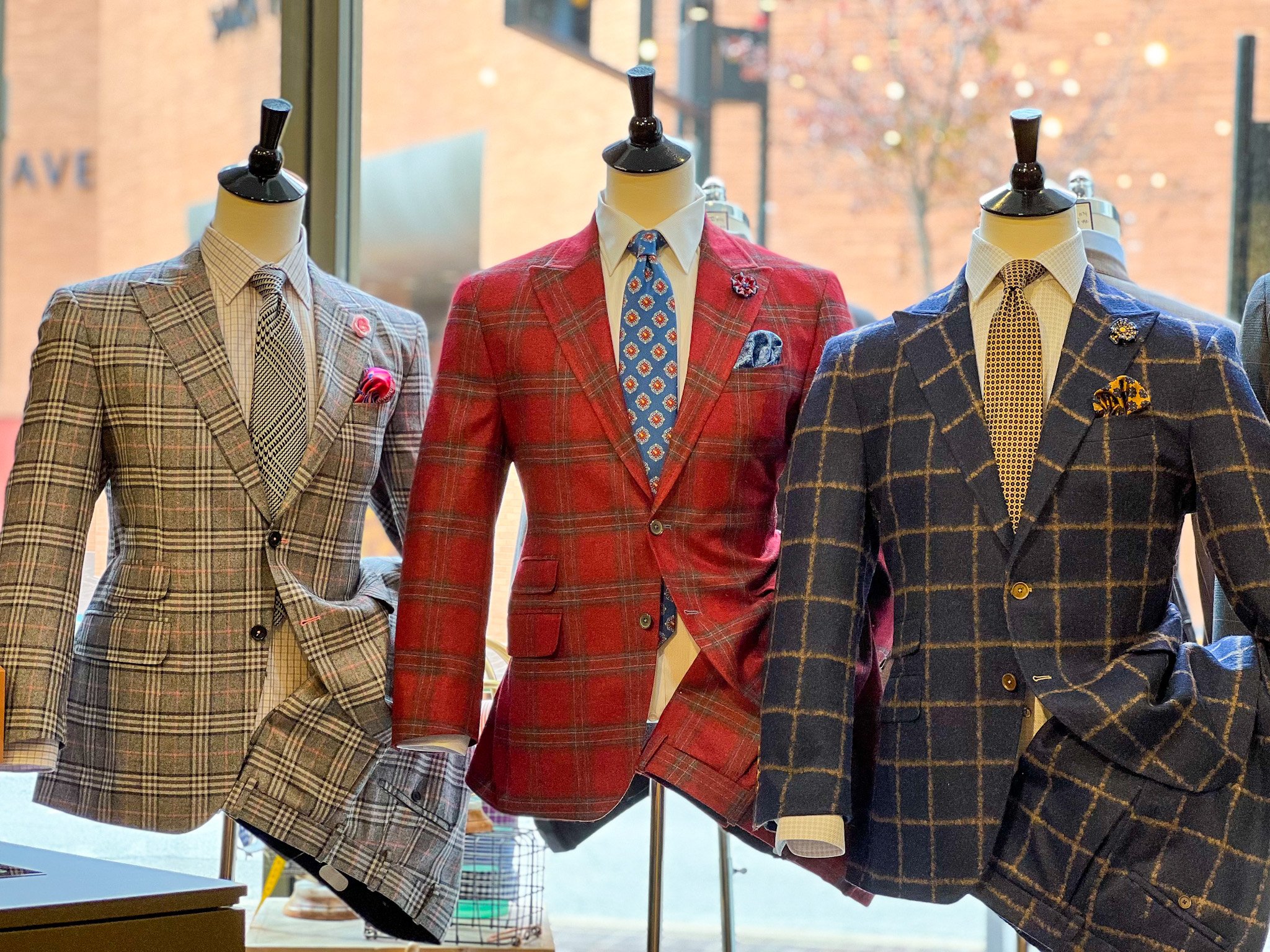 Stylish Men's Custom Designer Suits and Tuxedos in Cincinnati, OH