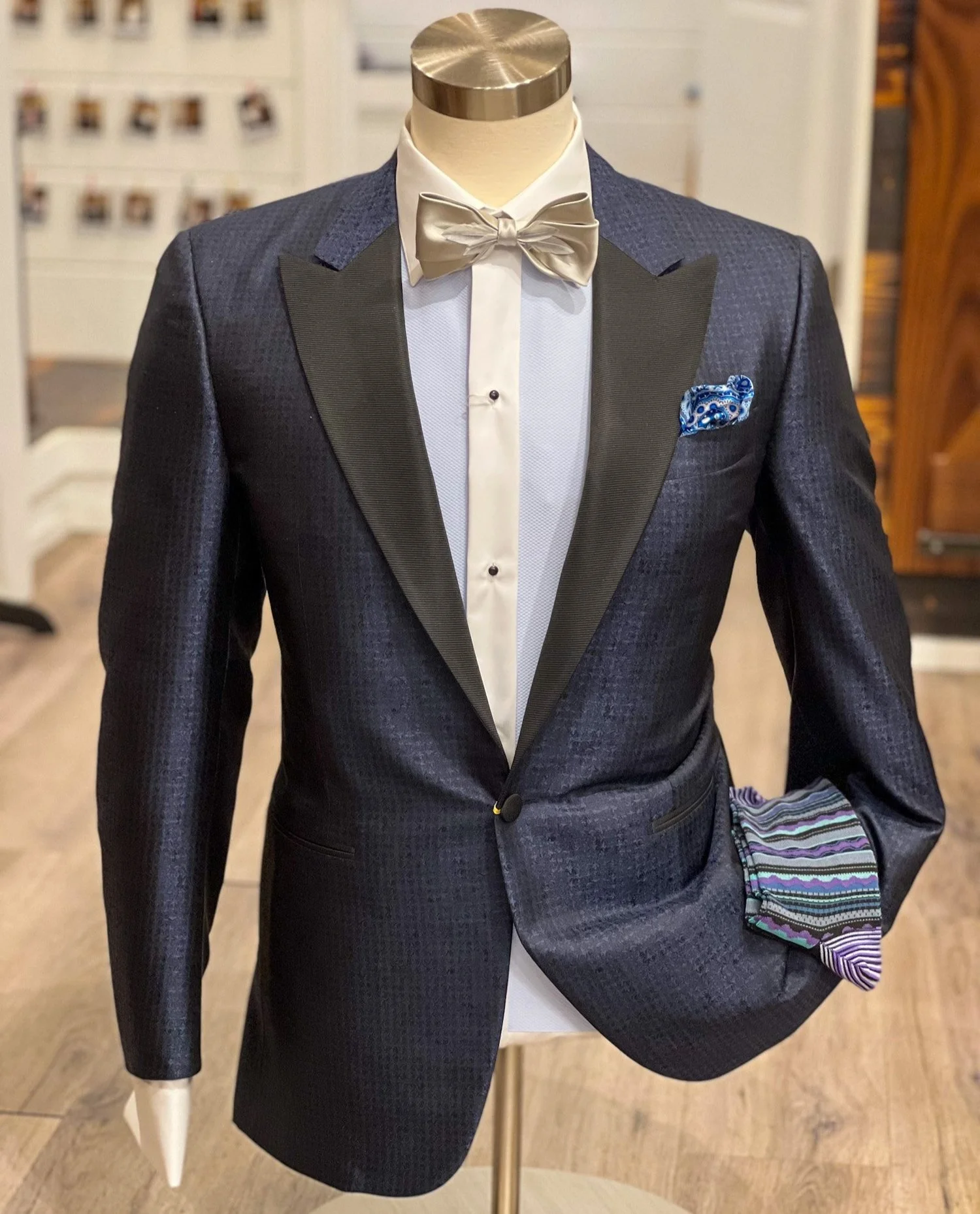 Stylish Men's Custom Designer Suits and Tuxedos in Cincinnati, OH