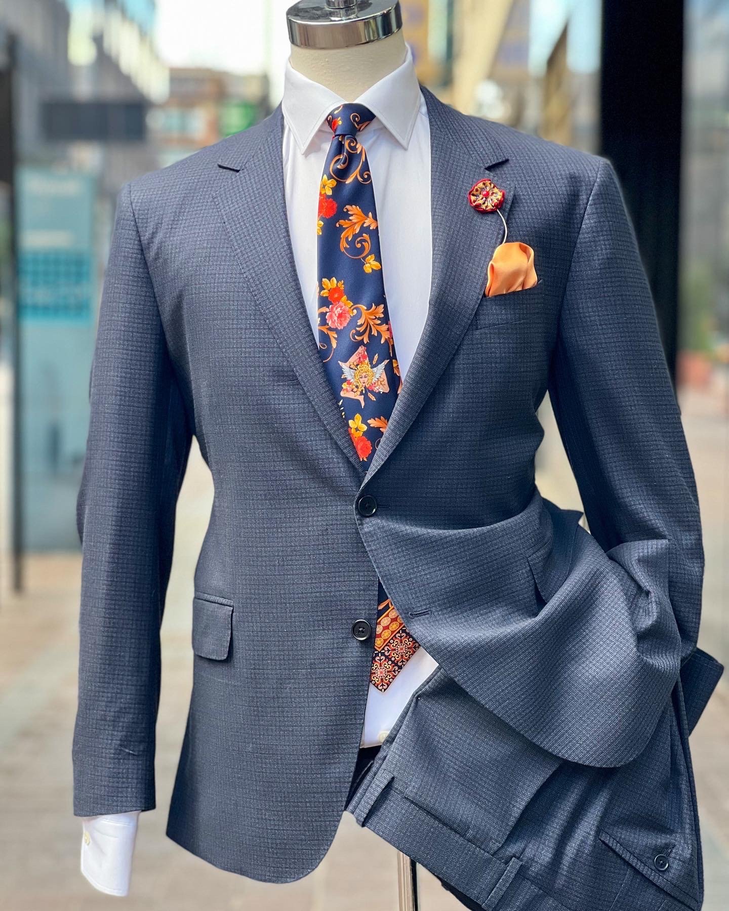 Stylish Men's Custom Designer Suits and Tuxedos in Cincinnati, OH