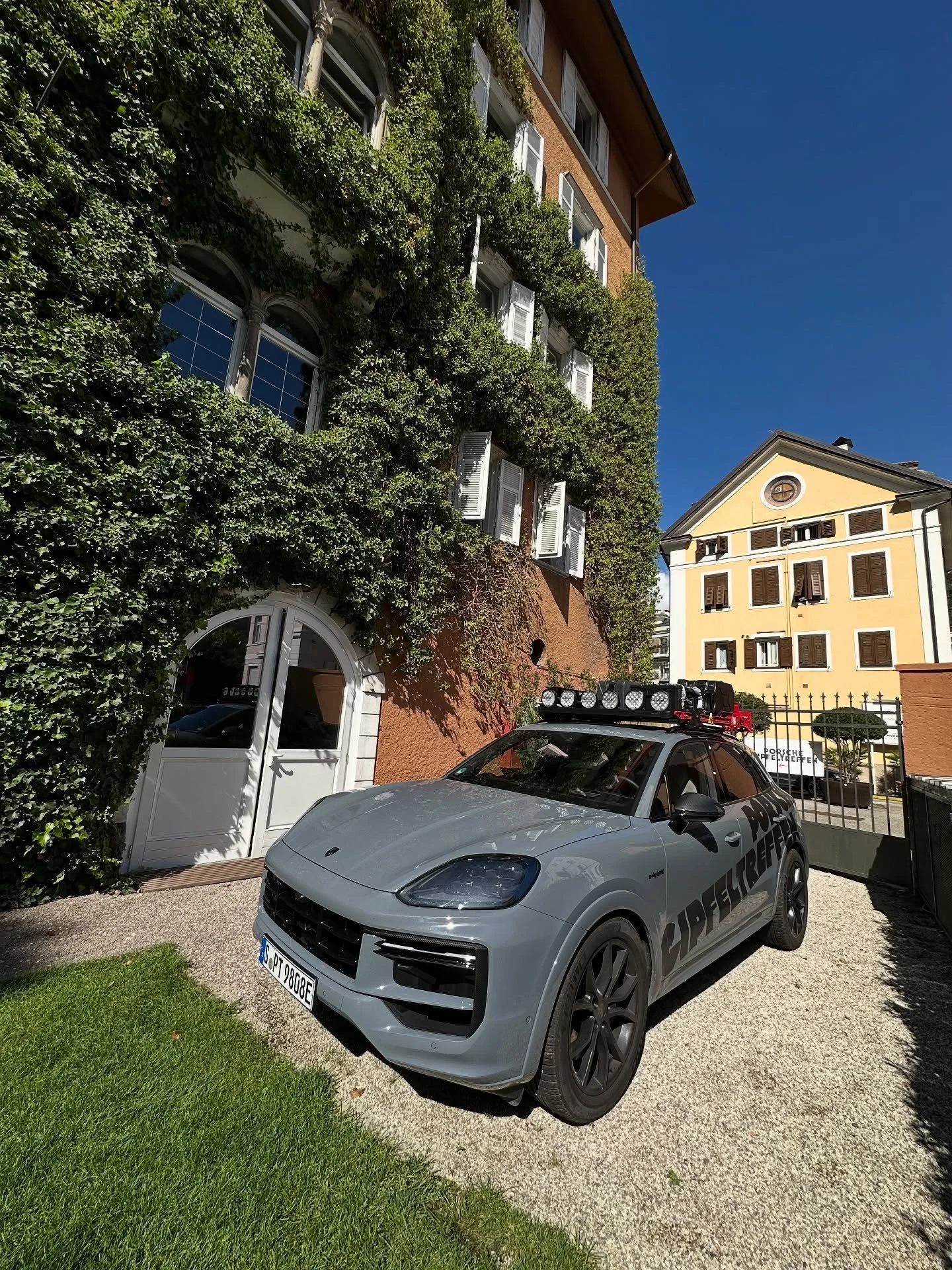 grazie mille @porsche_de for this incredible week of amore, motore &amp; music 🚗🏔️🎧✨🇮🇹

#gipfeltreffen #porsche #teamamore