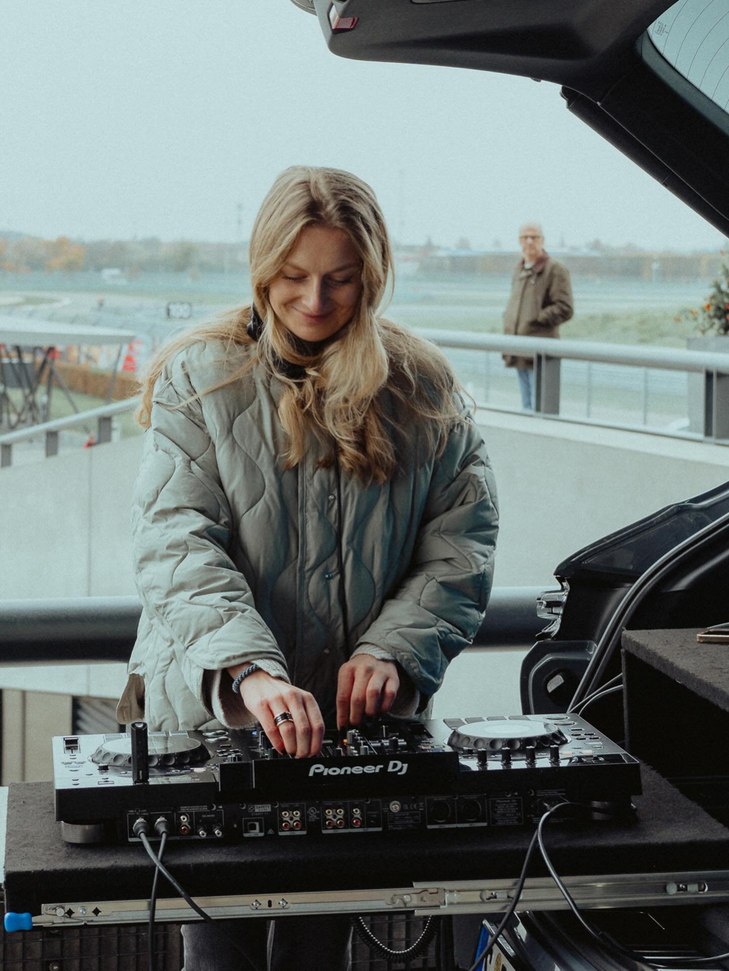 back on track with my favourite car &amp; watching tony win @porsche_de 🪐🥇✨🔥