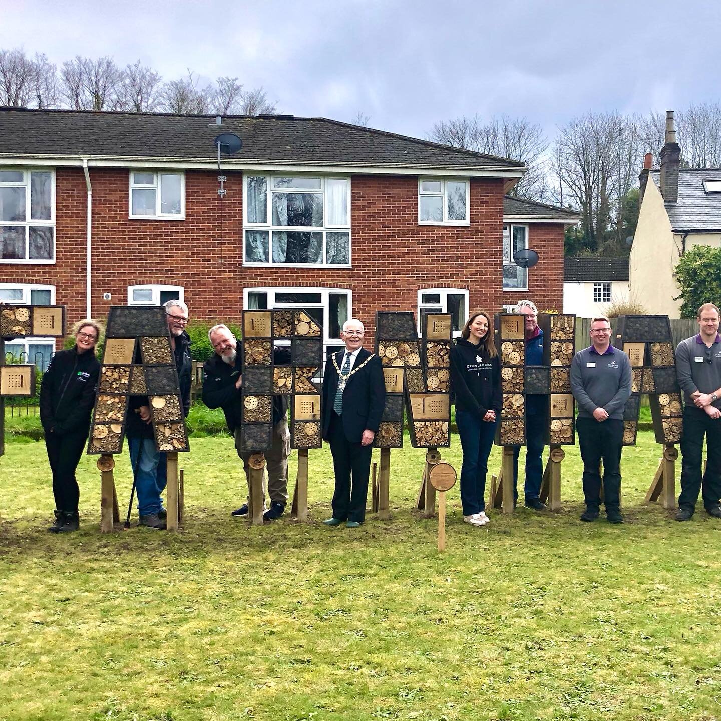 Aah what a day! On Saturday, the project that the Men in Sheds team have been working so hard on, got installed in Gostrey Meadow during the @farnhaminbloom Community Day!

Well done to Kaz of @greenupbritain ; such a clever design to raise awareness