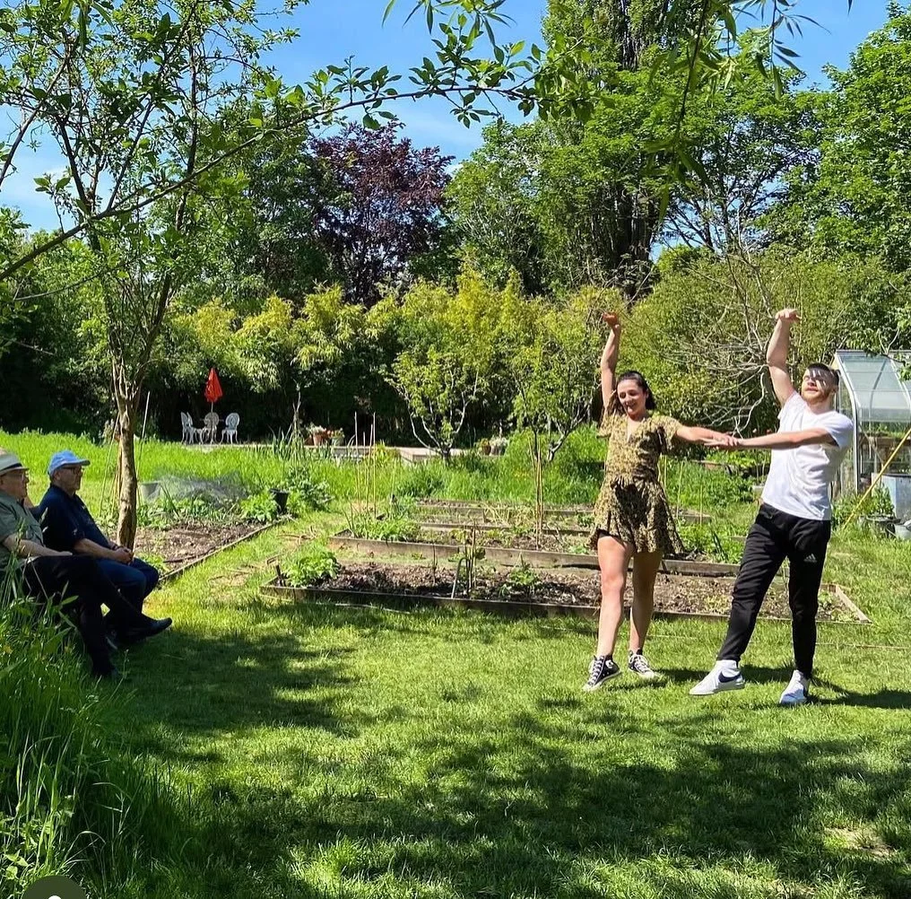 We're delighted to be hosting a doorstep duets dance in partnership with @farnhammaltings tomorrow. We've hosted these delightful dances over the years and they are just full of JOY! 

Tomorrow's dance is at 12.45pm please email info@space2grow.space