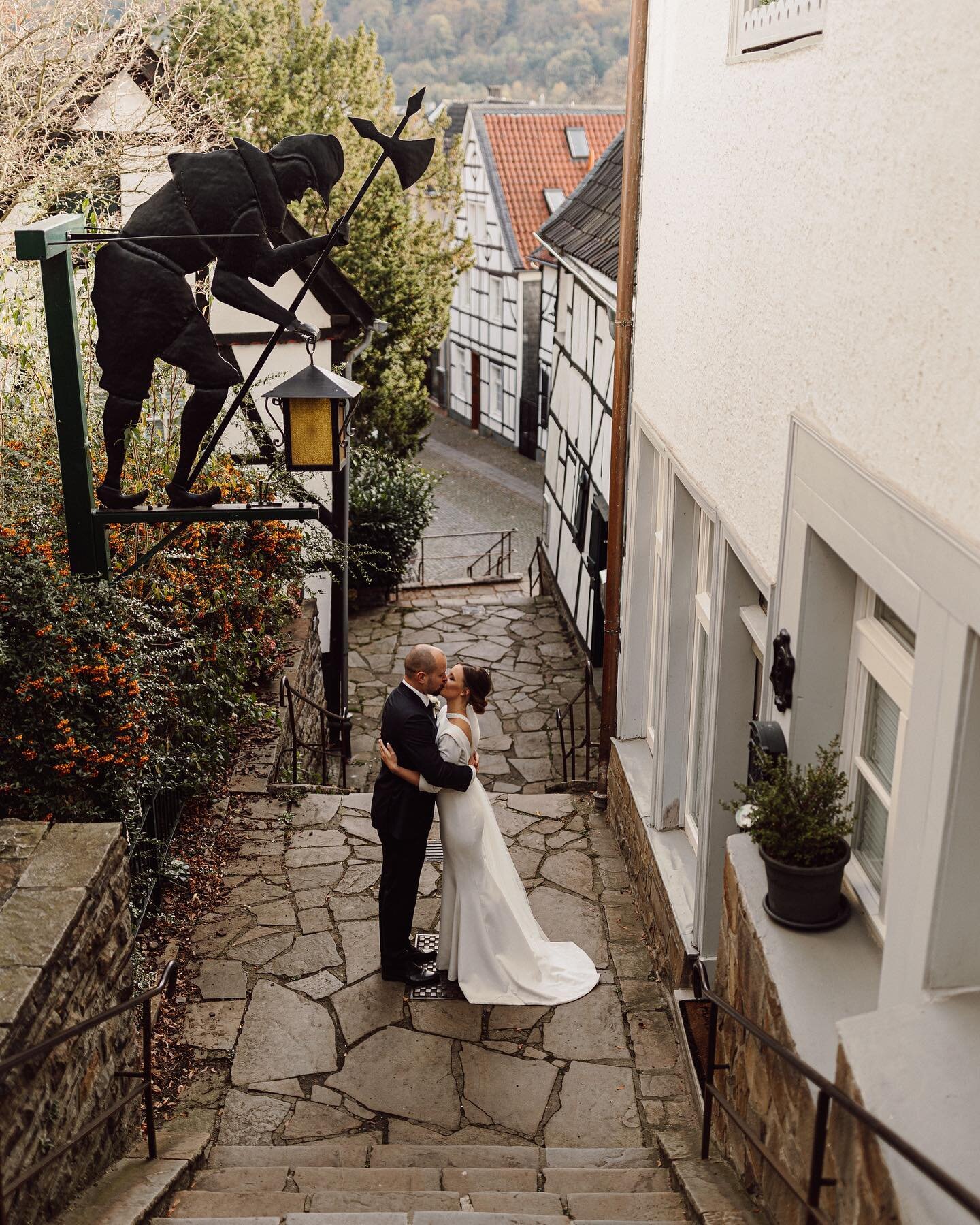 Spent a beautiful day with these two lovebirds in Essen. I'm always amazed how beautiful our ruhr area is 😍⚒️
____________________

Location: @12apostelamstaadt 
Music: @soulmatesmusic 
Wedding Dress: @millanova / @millabride 
Seamstress: @modewerks