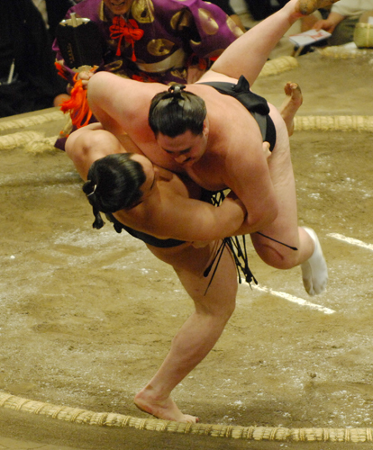 大相撲の投げ