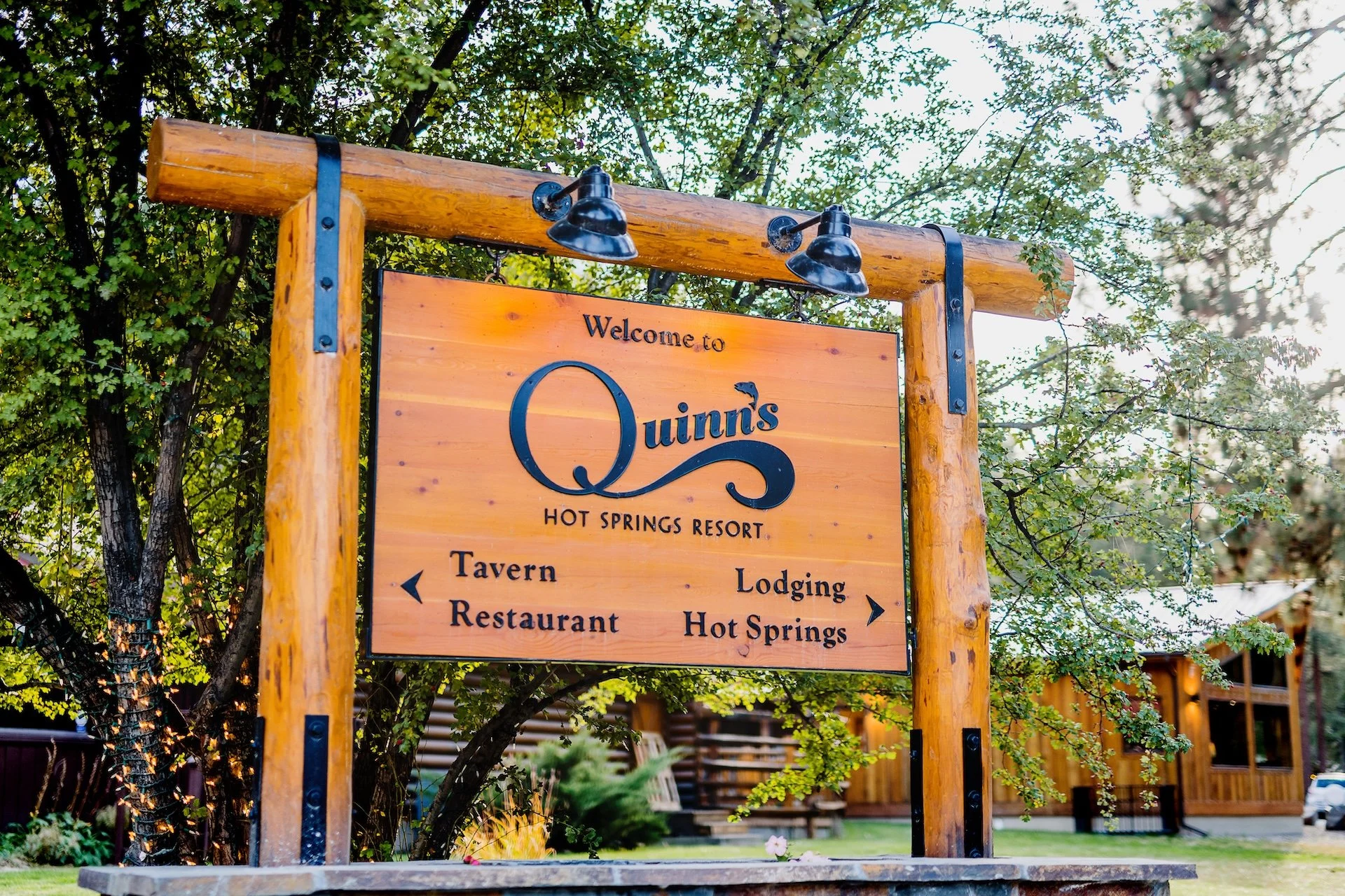 Sign Directional MW1 copy.jpg