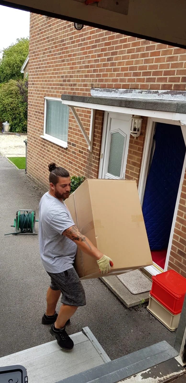 What to pack in your box of moving day essentials