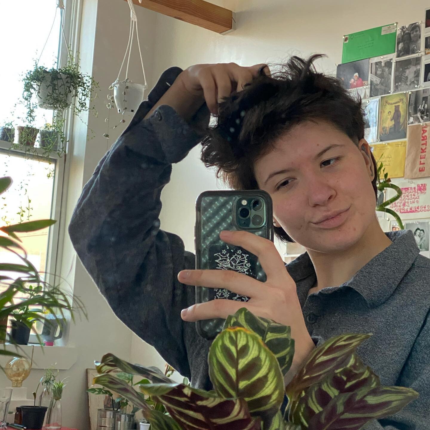 @fritoku really blessed me with my first haircut since August 

I&rsquo;ve been missing my tats so it was nice when my piece from @rosalaura_ (2 y/o) resurfaced 

#quarantinecuts #urbanjungle