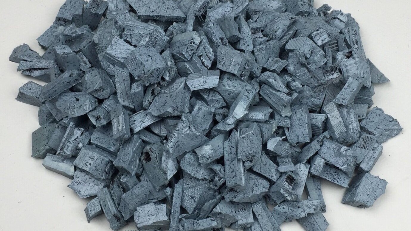 Image of Gray rubber mulch