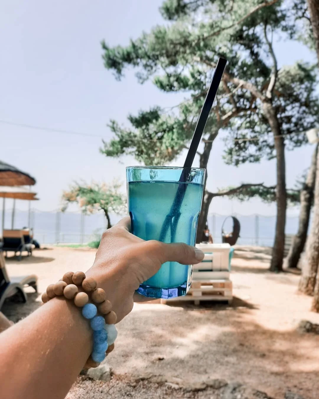 🌊 sea la vie 🌊

Zdravica moru i životu!
Neka vikend počne 🧡

#cestlavie #sealavie #greetingsfrom #seasongreetings #sealife #enjoylife #enjoycroatia #croatiafulloflife #croatiafullofcolors #beachlifestyle #beachbar #puntadigaletto #icedrink #icelem