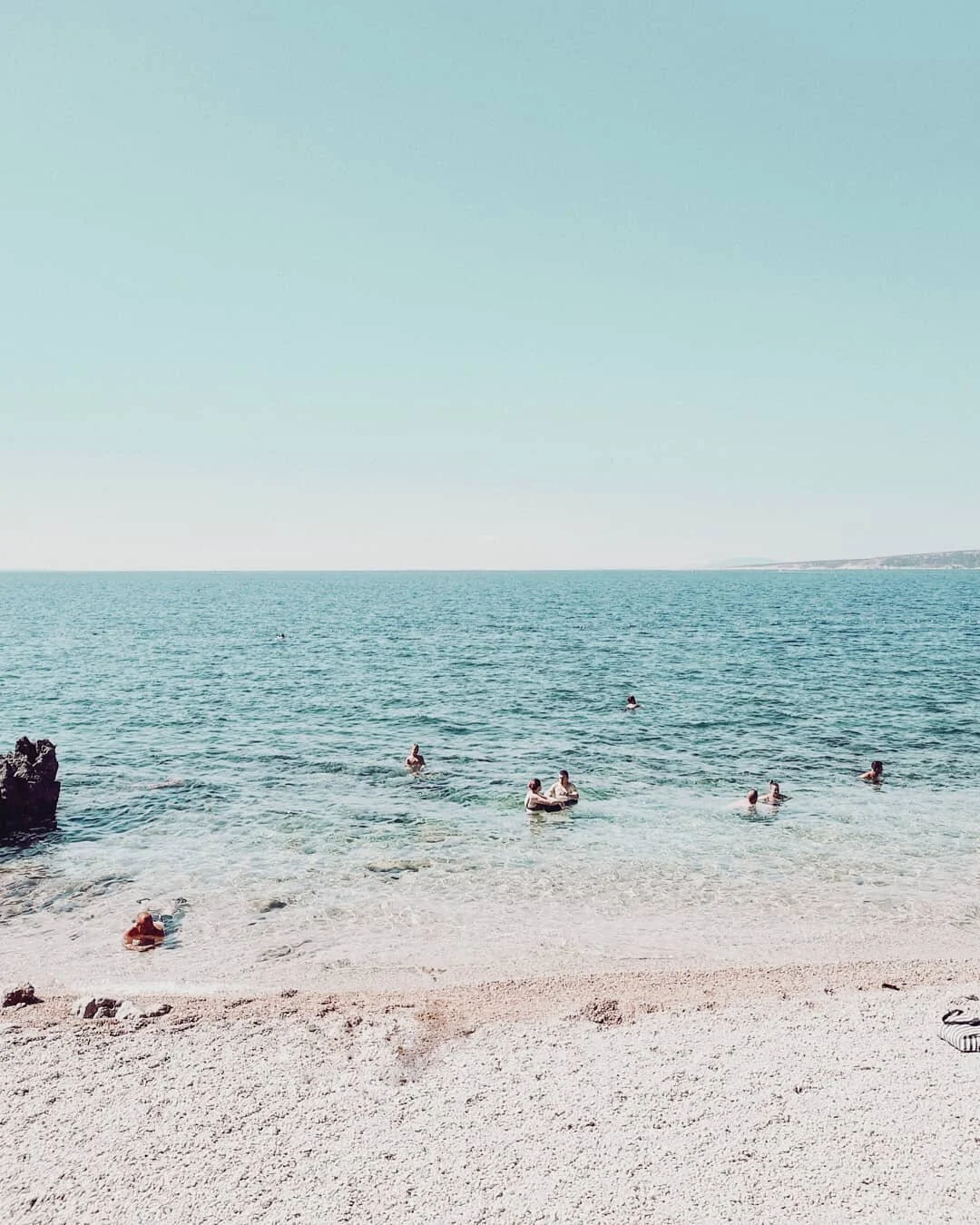 Kada me pitaju gdje pronalazim inspiraciju. 

 🌊 plavetnilo 🌊

Pogled koji odvodi misli u najvi&scaron;e predjele svijesti. Pogled koji inspirira. Mjesto rođenja mojih ideja. To je to mjesto. Tu je početak svega. 

#bigblue
#morningvibes
#morninins