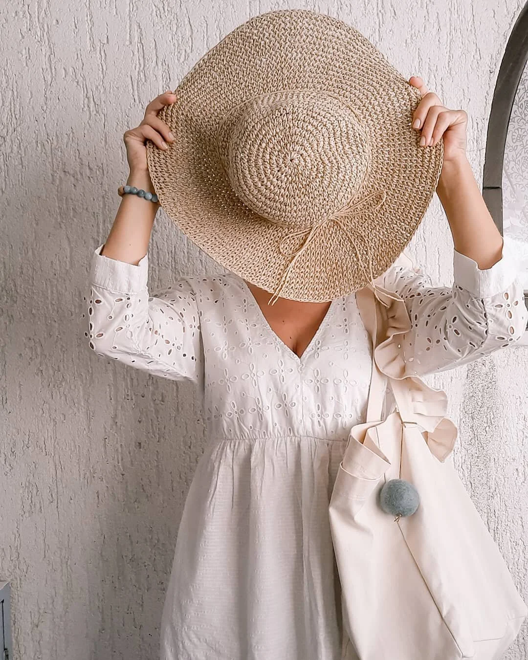 Prije nego li odletim na godi&scaron;nji, uz svaku kupljenu summer breeze torbu, odlučila sam vas darovati @bluesheep.handmade antistres lopticama od na&scaron;e krčke vune. 

Vi koji ste dulje ovdje, znate koliko volim polaganiji, zdraviji i svjesni