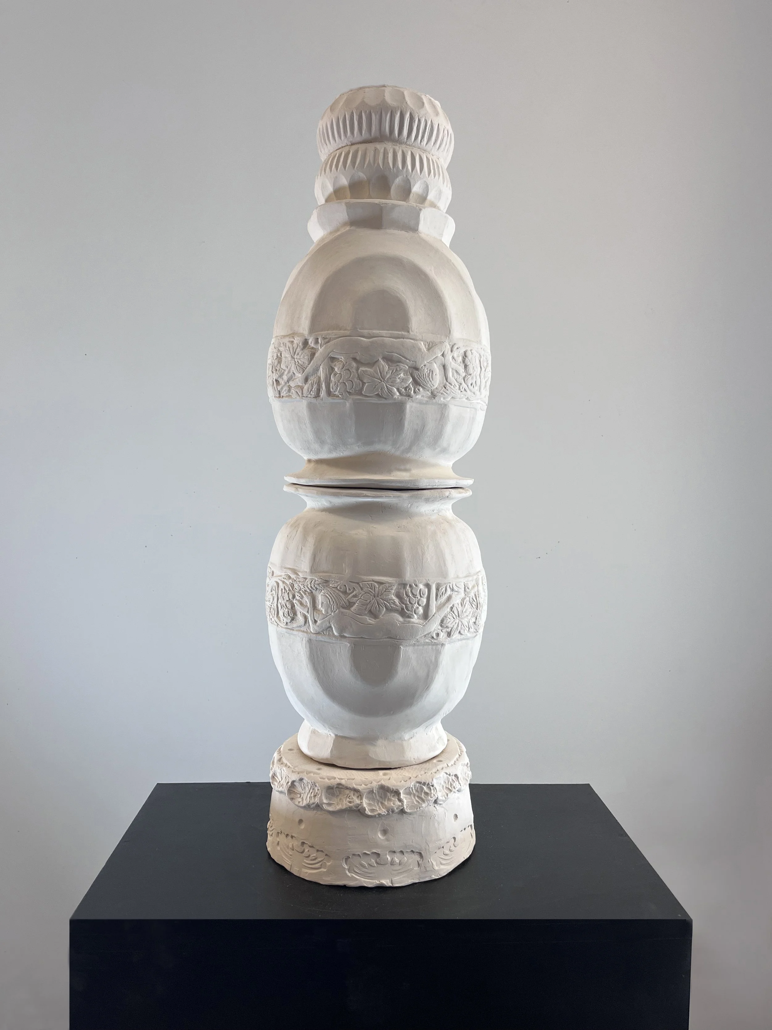 Mariangeles Blanco.escultura.ceramica esmaltada.72 x 23 cm Ã .jpg