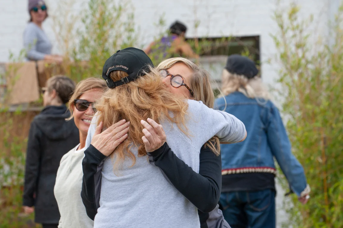 Nicole Pool hugging Cacky Poarch