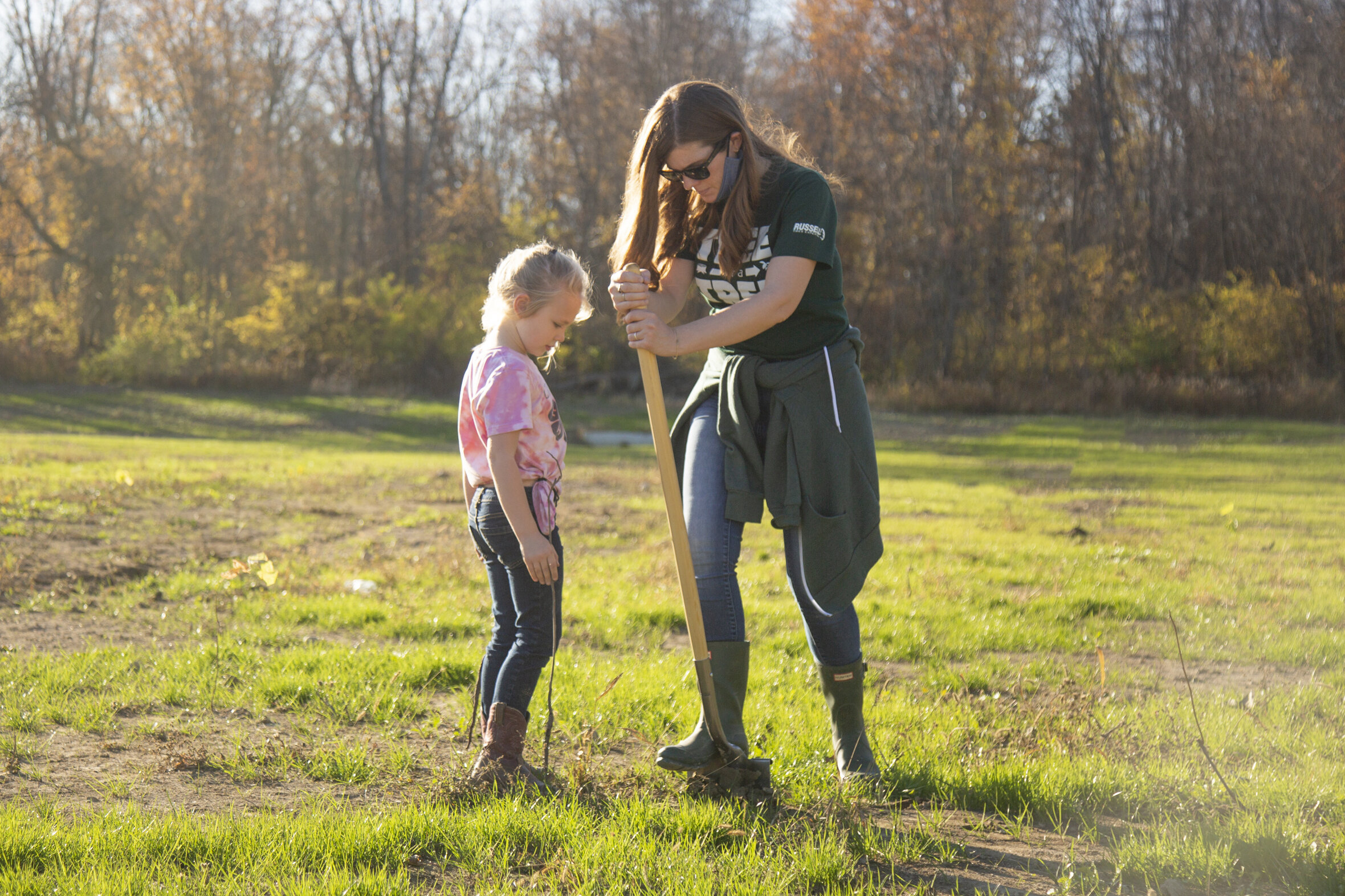 201108_rte_4-h_planting_0025.jpg