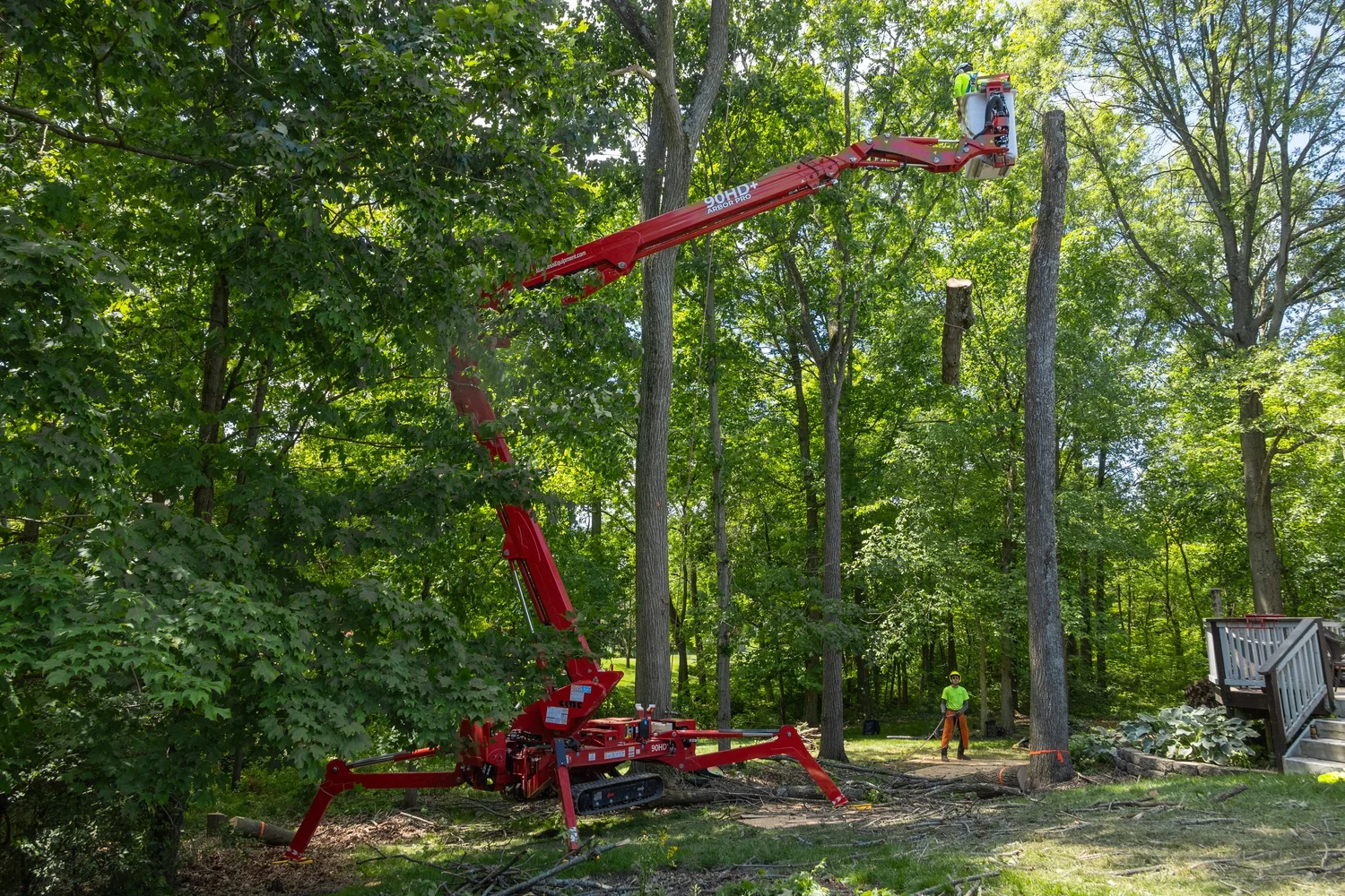 Russell Tree Experts — Your Friendly Neighborhood Spider-lift