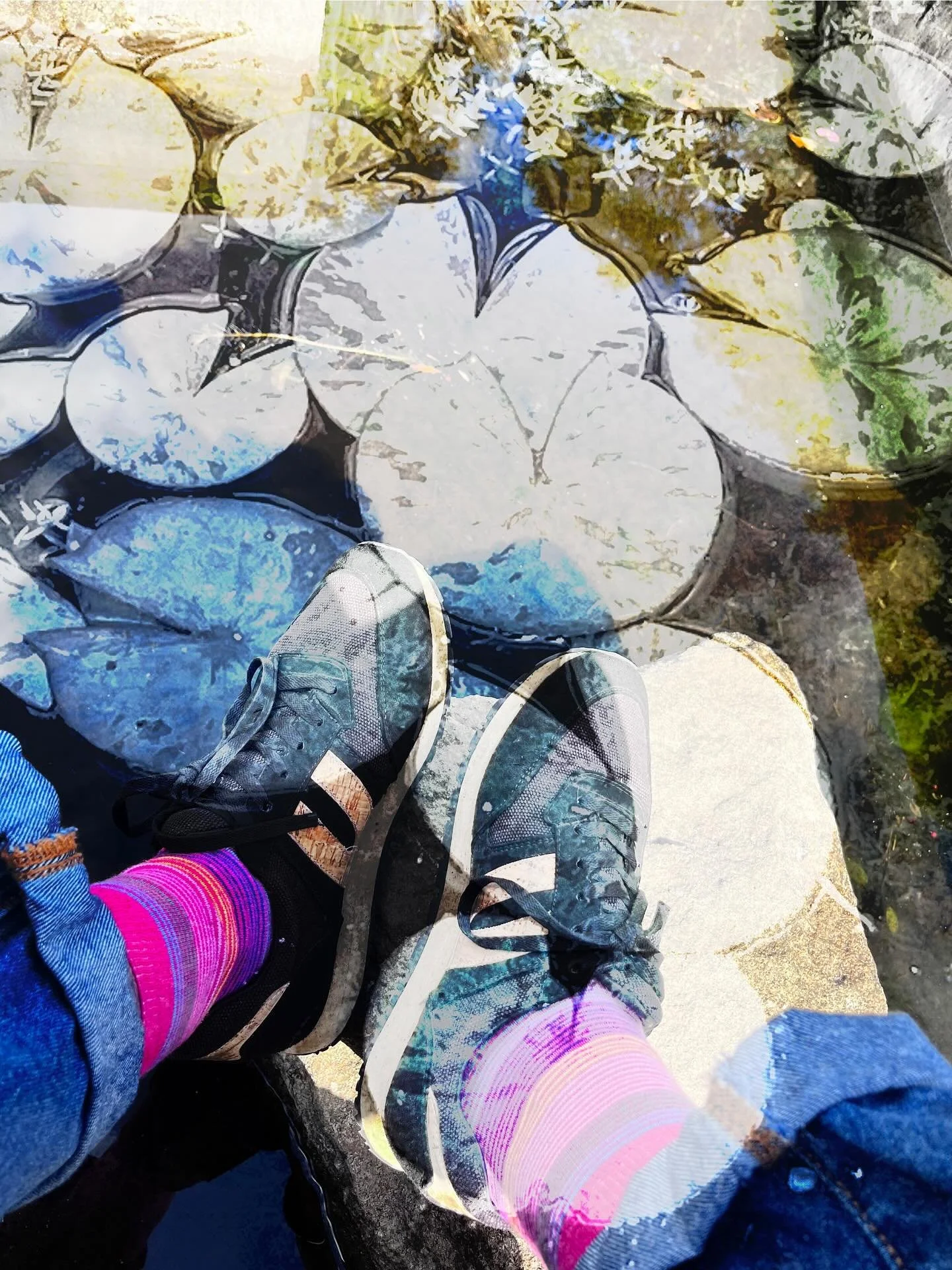 Self
.
.
.
.

#photograpy #iphone #photoediting #selfportrait #selfportraitphotography #nature #grounding #feet #texture #photowalk #contemporaryart #wip #contemporaryartist #helenljackson #selfie #self #doubleexposure #layers #digitalart #visualarti