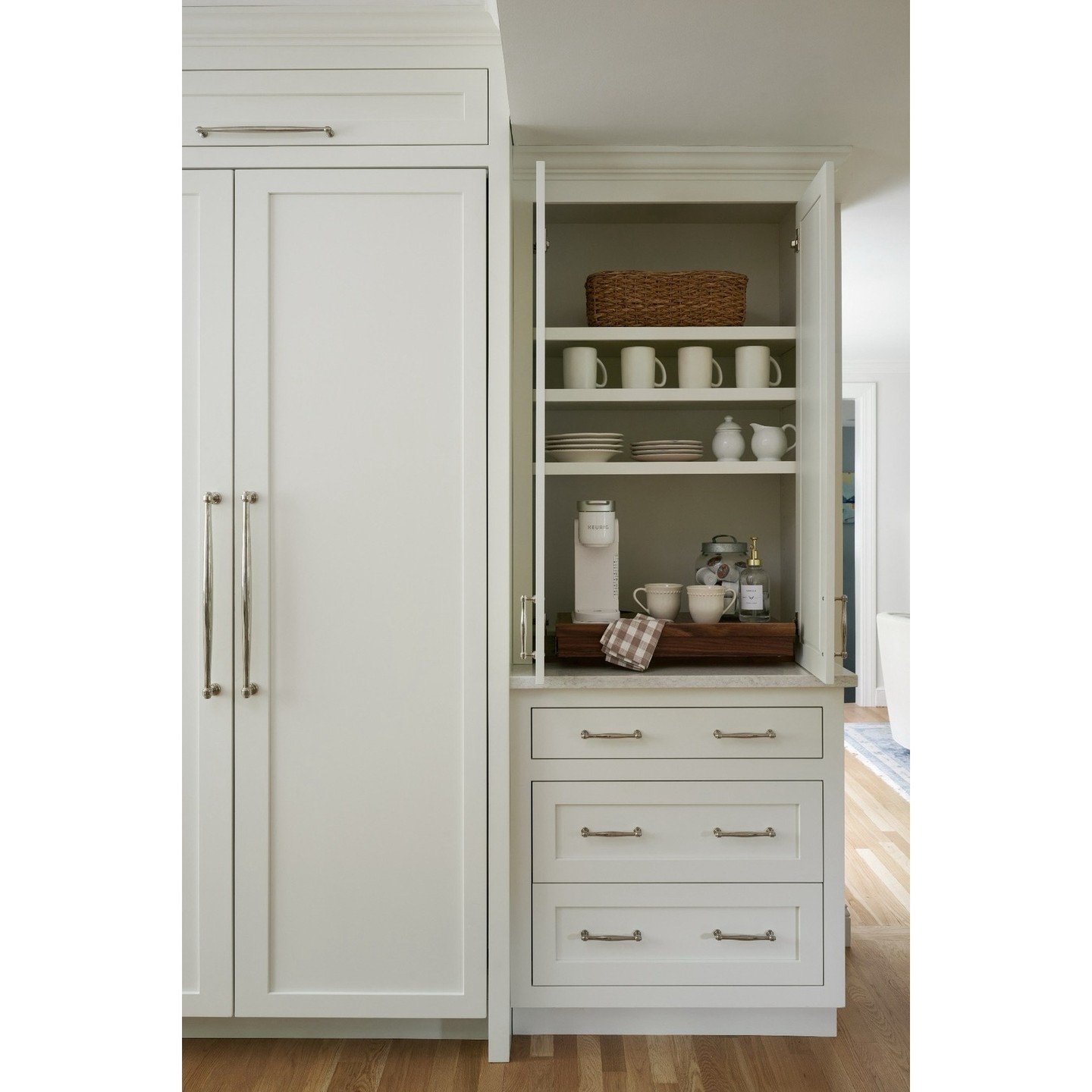 It&rsquo;s Monday&mdash;and we&rsquo;re counting on good design and a well-stocked coffee station to get us through. Did the groundhog see his shadow?

Architecture: @winslowdesignarch
Structural Engineering: @ssb__engineering
Interior design: @chelm