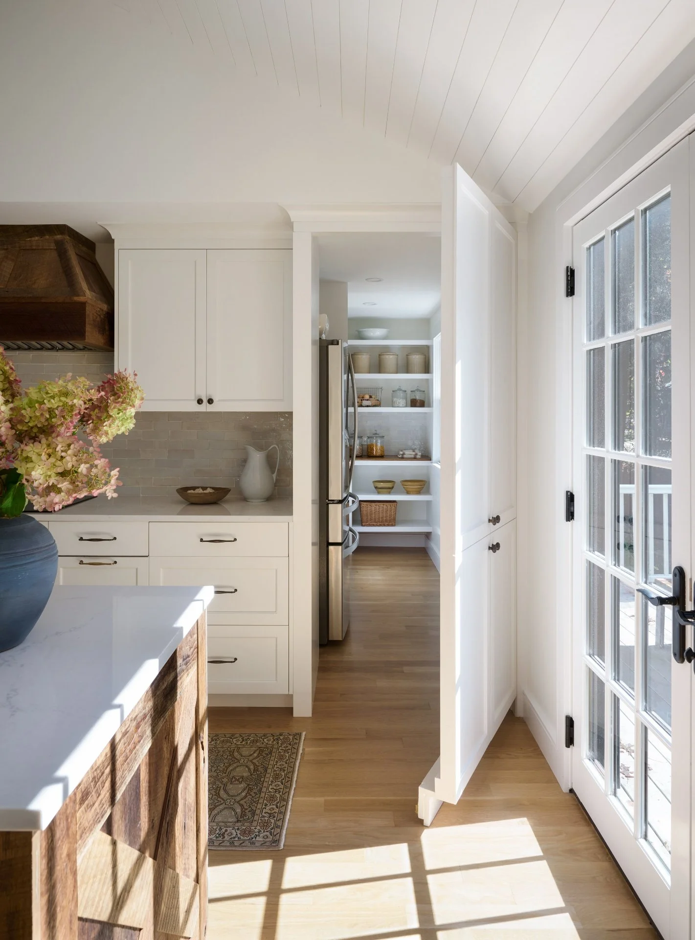 Summer is just around the corner, is your pantry stocked and ready for the kids to be home? 

Architecture: @winslowdesignarch
Construction: @hampdendesignconstruction
Structural Engineering: @ssb__engineering
Photo Styling: @rheaj.styling
Photograph