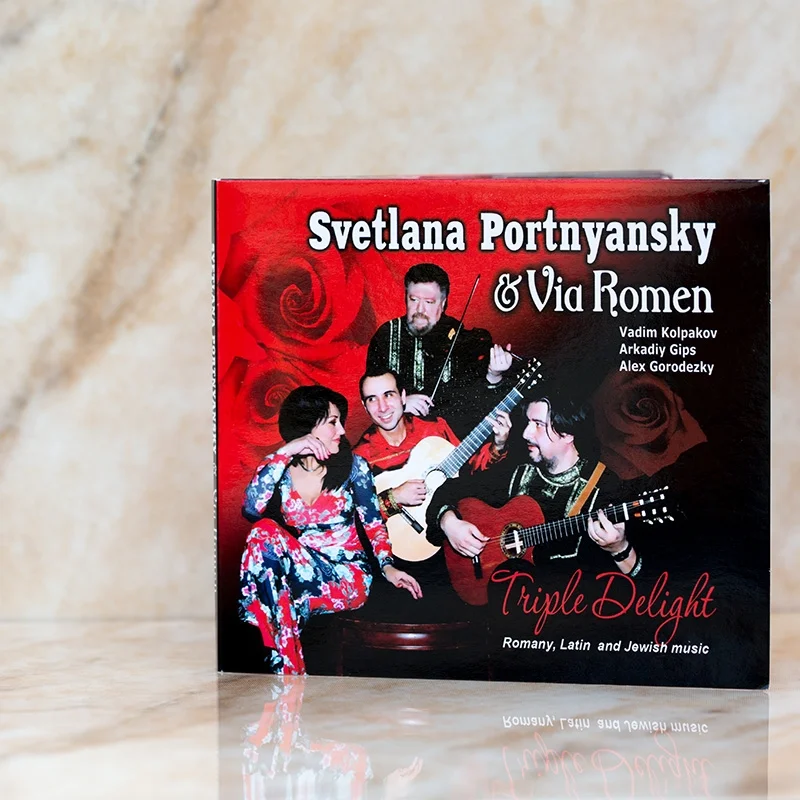 © 2011 Los Angeles, California, USA All rights reserved. SVETLANA PORTNYANSKY & VIA ROMEN TRIPLE DELIGHT Romany, Latin and Jewish Music 01. Davai prisyadem i pogovorim (Z.Kharabadze, V. Sokolov) 02. Balada para mi muerte (A.Pizzola, H.Ferrer) 03. Gitana Judia (A.Gorodetsky, A.Gips) 04. Senora Melancolia (W.Morales) 05. Historia de un amor (C.Almaran) 06. My shtettle Beltz (A.Olshanetsky) 07. Al Kapav Yavi (Y.Rozenbloom) 08. El Dia Que Mi Quieras (C.Gardel) 09. Ah, yamshik, goni-ka k yaru... (A.Yuriev, B.Andrievsky) 10. Sasha Kolpakov's Fantasy (A.Kolpakov)
