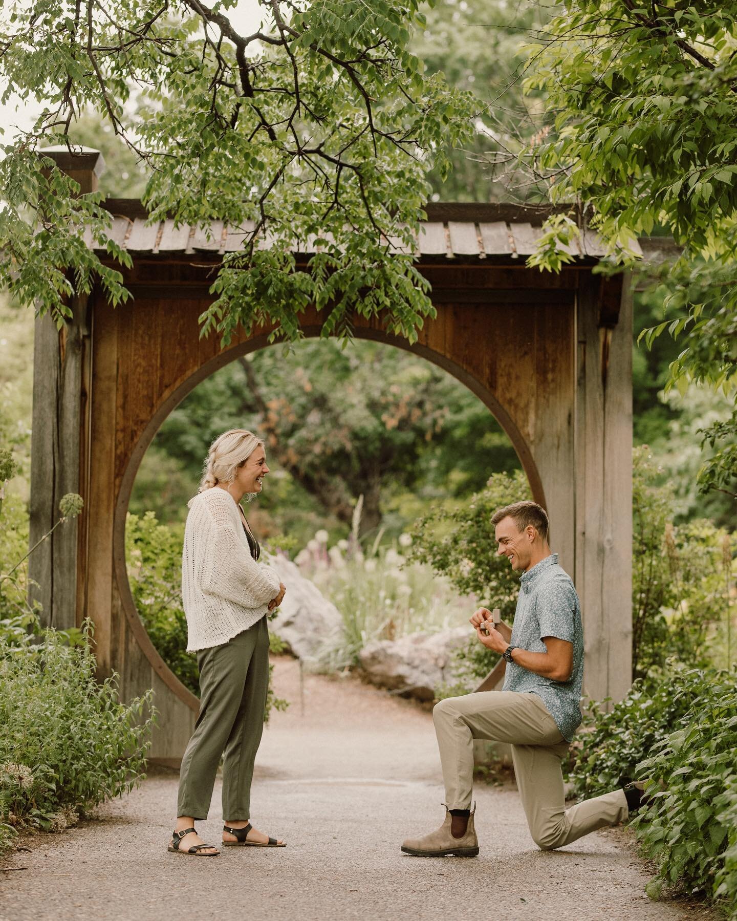 Don&rsquo;t normally do these scrolly posts but this night deserved one!! Swipe to see the sweetest proposal&mdash;the pure surprise and happiness exuding from both of them was perfect. We&rsquo;re so thankful we get to be a part of these moments!!!