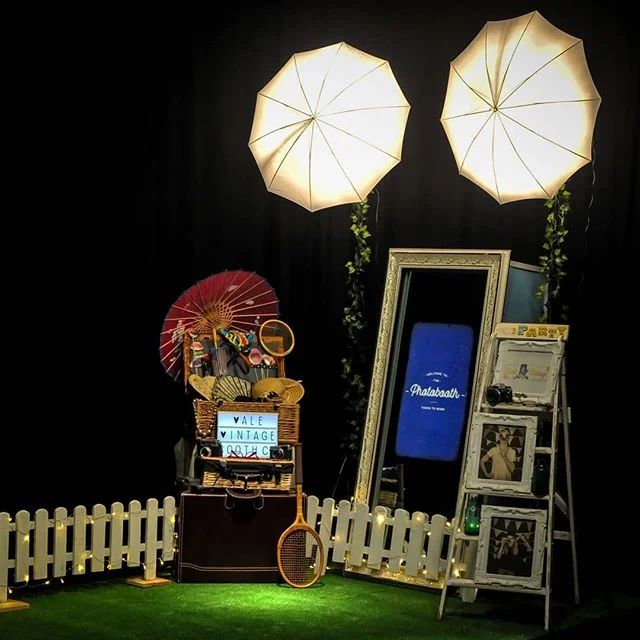 Our vintage mirror booth looking rather snappy for its first photoshoot.. .Tally ho!!!