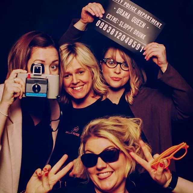 Love This! The @bellarosewedding #dreamteam rock the vintage mirror booth at their roaring success of a wedding fayre 👏🖒thanks everyone!! 💛