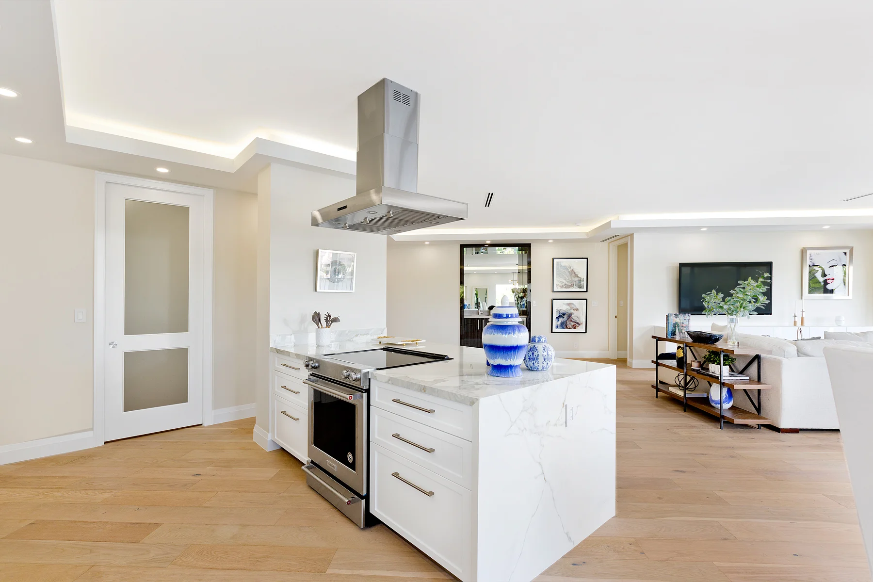 24_Kitchen_Layout1.jpg