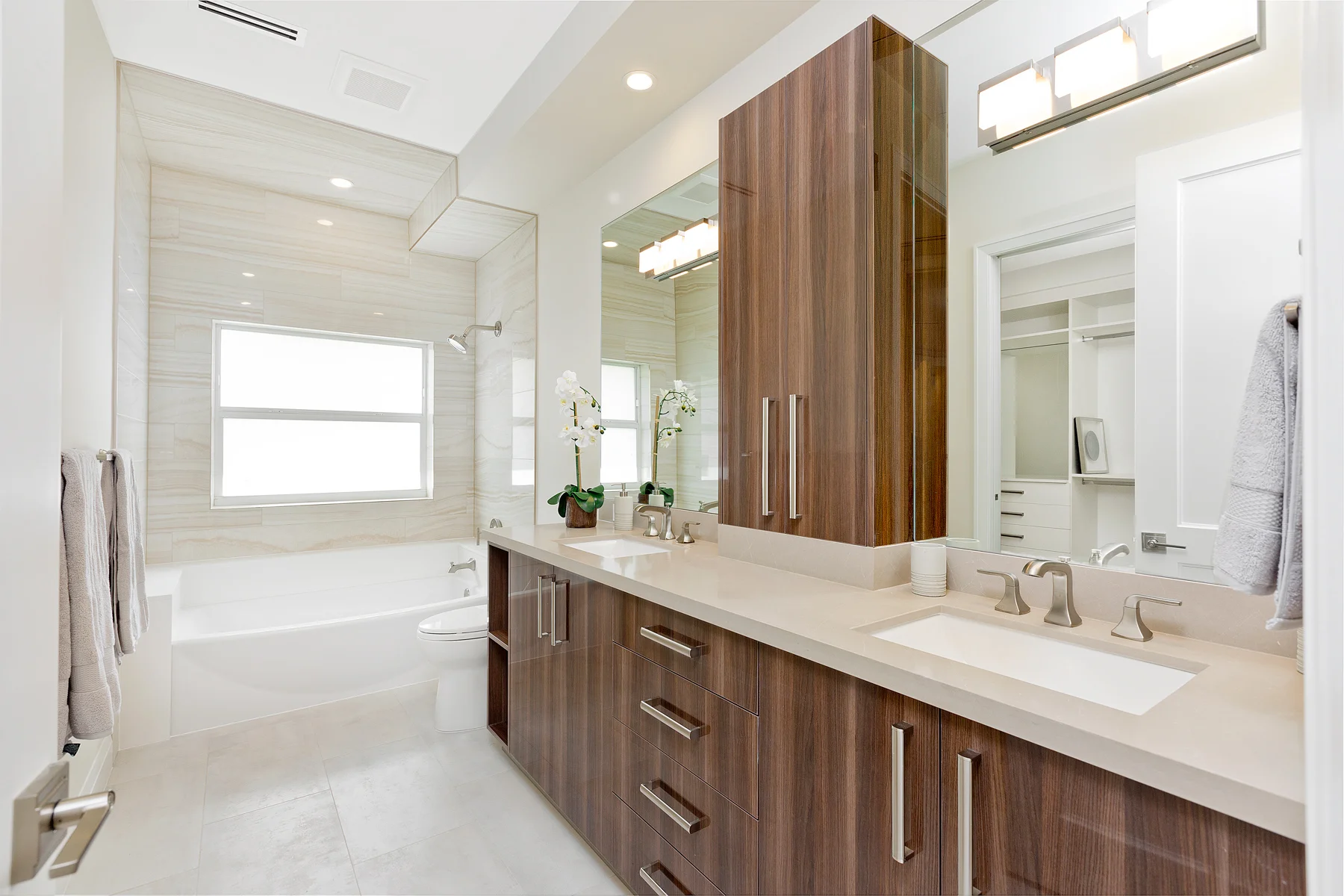 31_Masterbath_2.jpg
