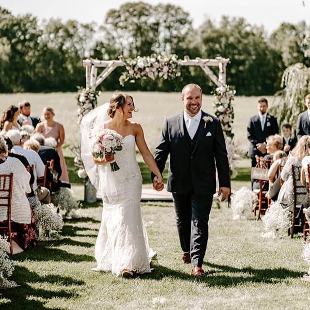 A magical day for Andrea and Nick captured by @victoriadanielleld. Can&rsquo;t stop looking at these! ❤️
#doorcounty #doorcountybride #doorcountywedding #wisconsinbride #wisconsinwedding #farmwedding #barnwedding
