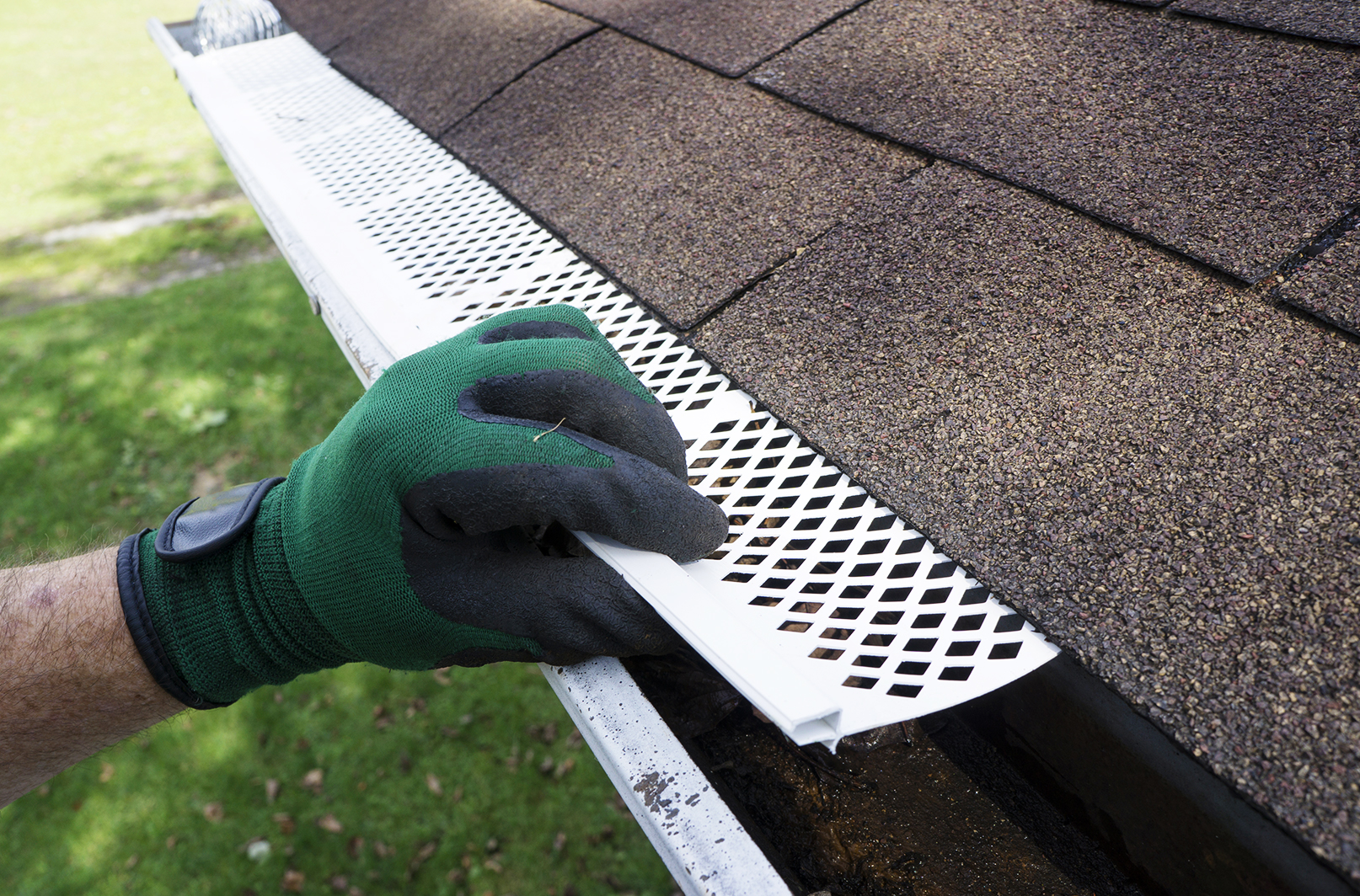 <p><strong>Gutters & Downspouts</strong><i>More →</i></p>