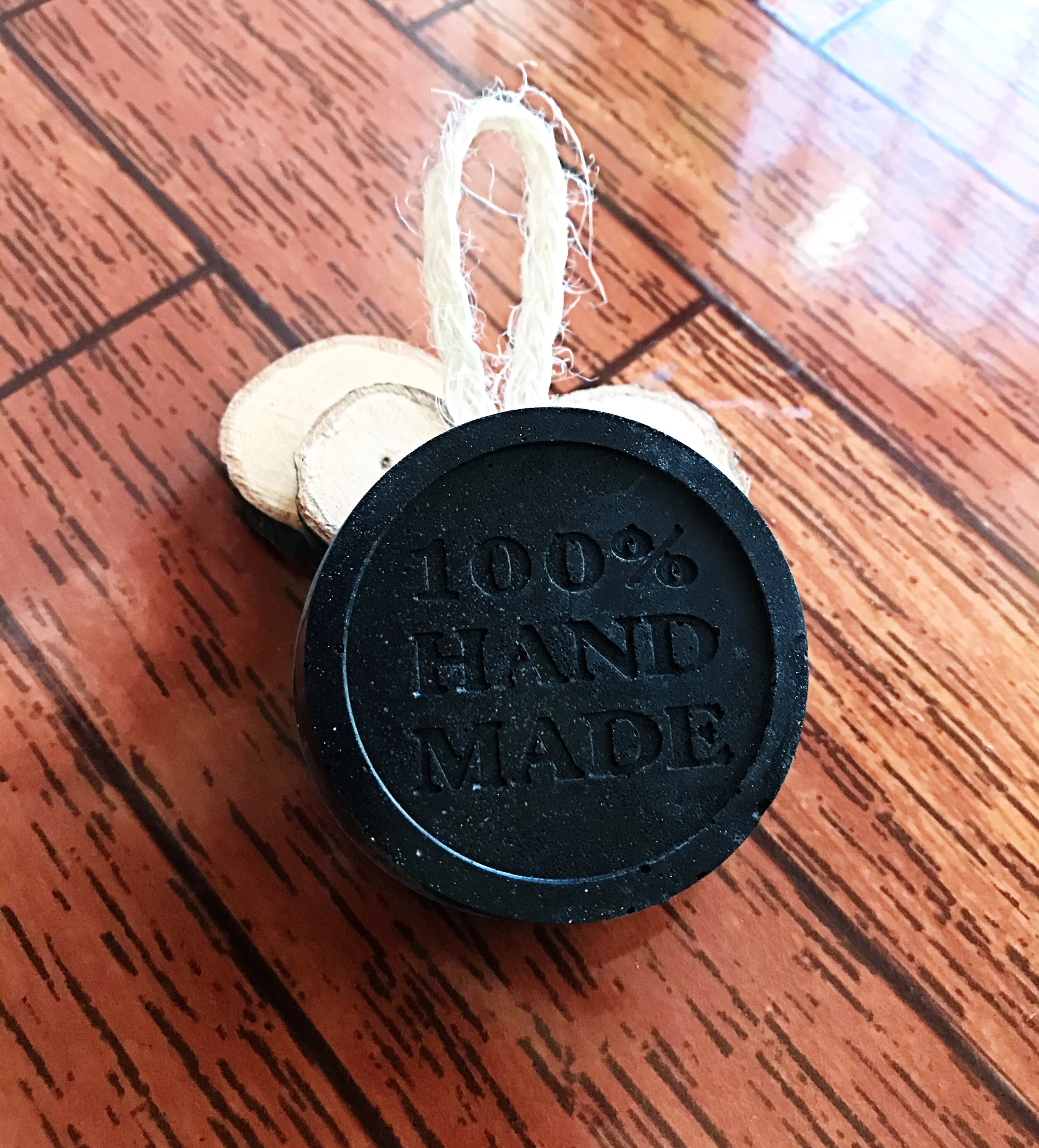Tea tree and Charcoal Detoxifying Beard Bar 