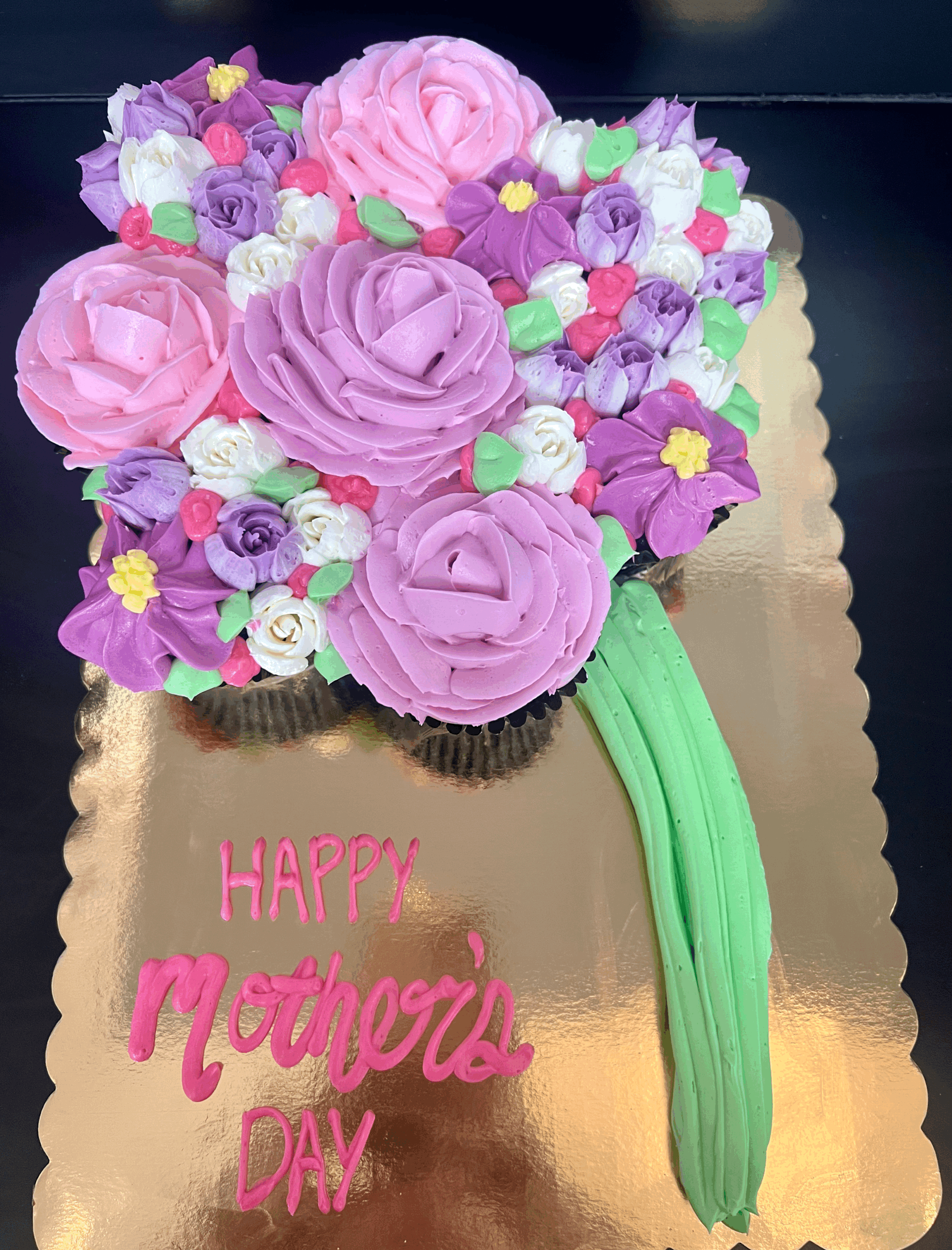 Mother's Day Pull Apart Daisy Cupcake Cake