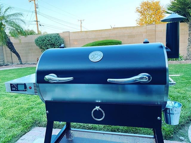 We welcomed a new member to the WheelyQ family this week.  We are excited to get this @rectecgrills fired up. Thanks @kymarpo for the early Fathers Day gift. #wheelyq #barbecue #rectecgrills #recteclifestyle #rectec
