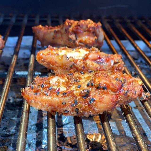 Made some killer wings on the @rectecgrills RT-700.  Smoked for 2 hours at 225, then cranked up the heat to crisp them up. Used @spiceology Maui Wowee for the rub. Yum!! #wheelyq #barbecue #sauce #wings #spiceology #chickenwings #rectecgrills #rectec